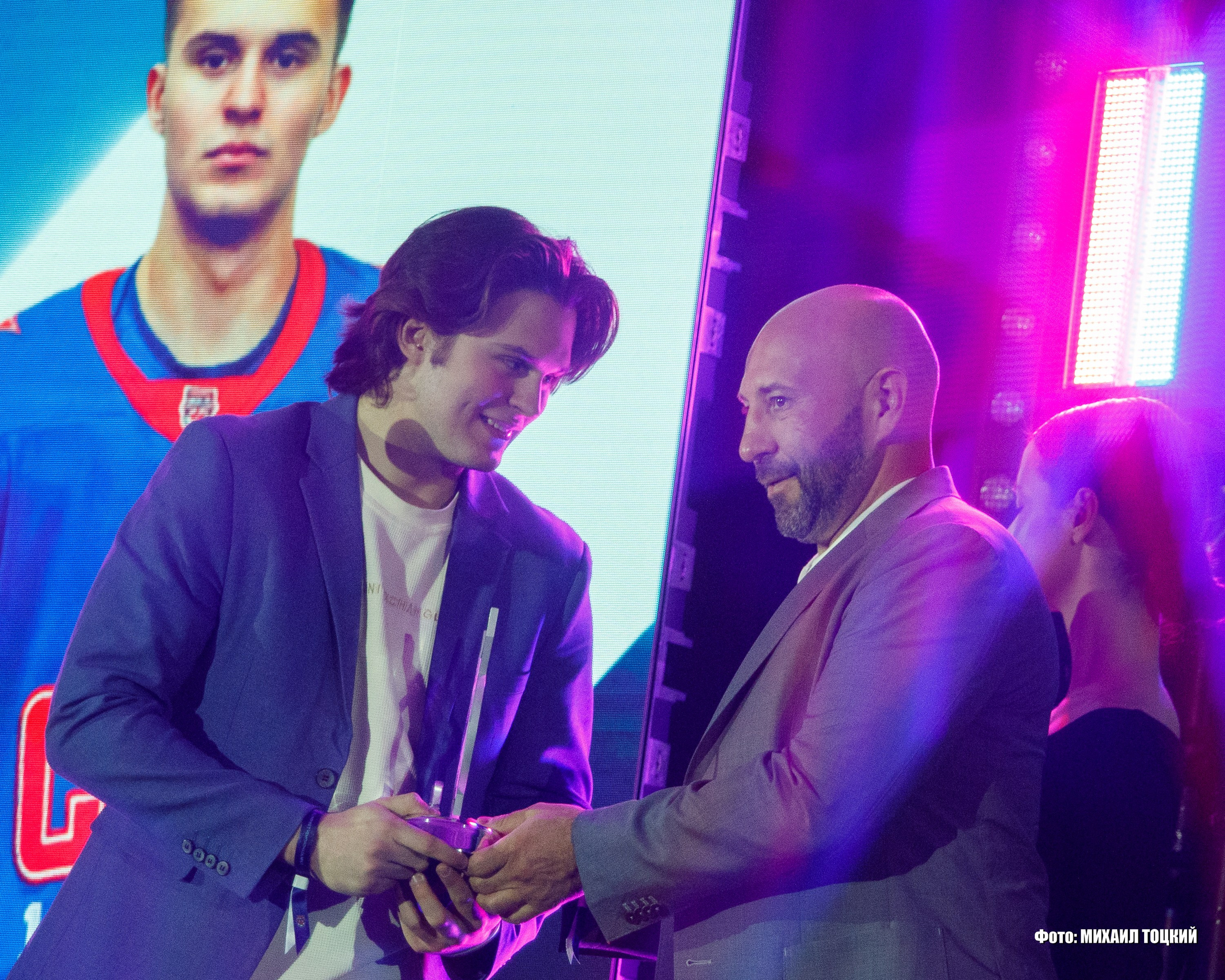 Фоторепортаж церемония закрытия Чемпионата МХЛ сезона 2024/2025. Михаил Тоцкий портретный и репортажный фотограф в Москве