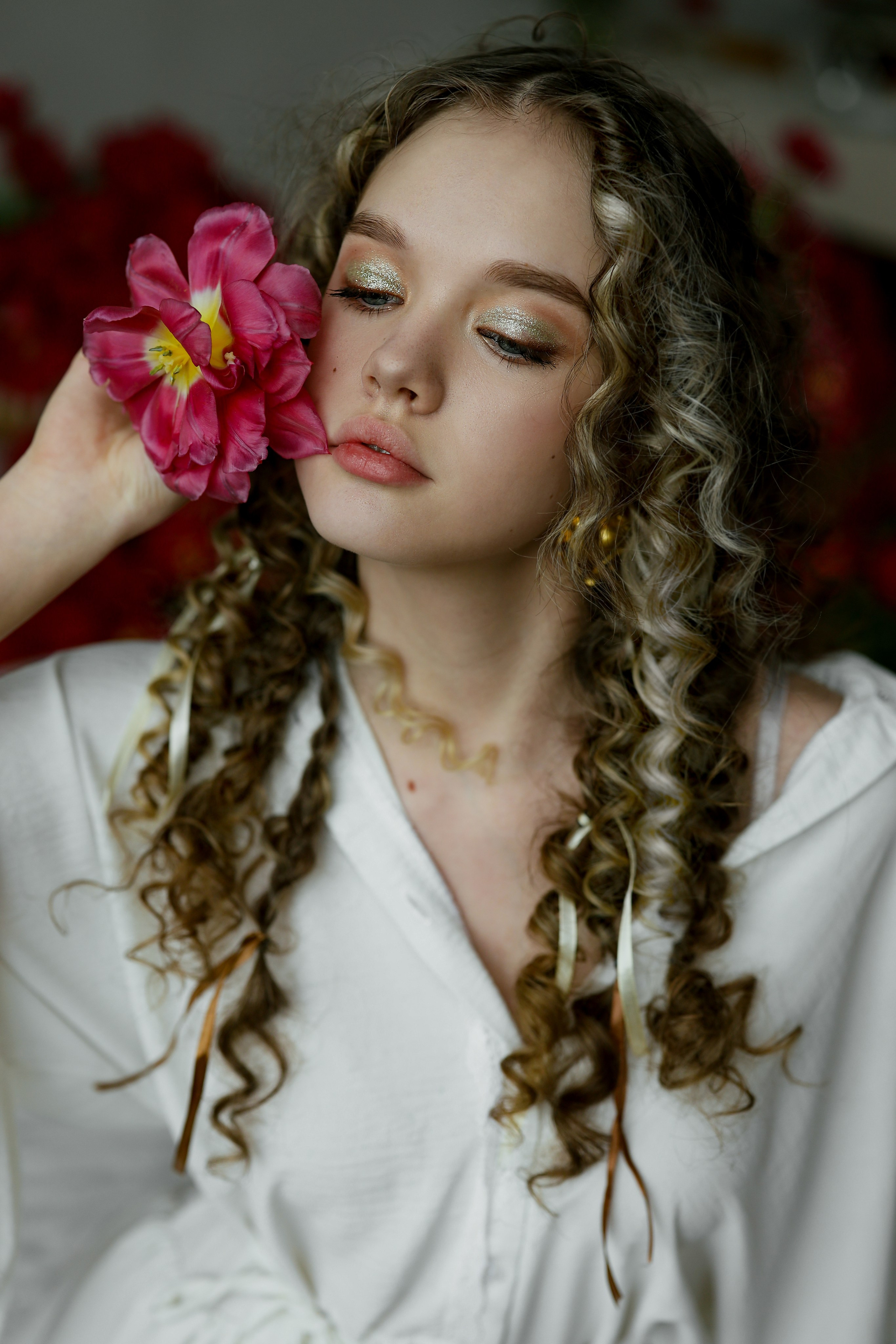 Фотосессия для Софии с тюльпанами. Свадебный и семейный фотограф в Абхазии Жанна Соснина