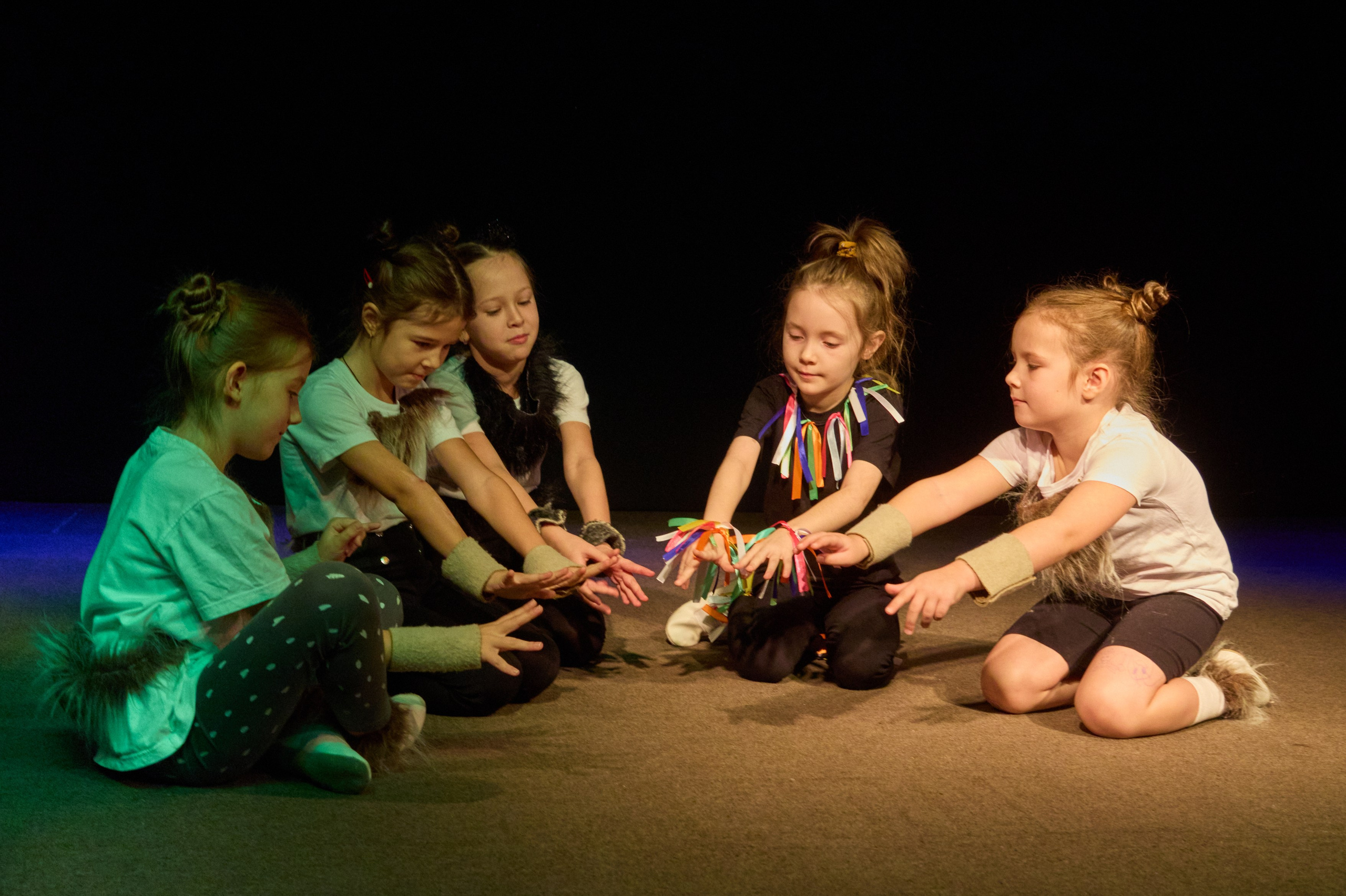 Театр студия «За двумя зайцами»