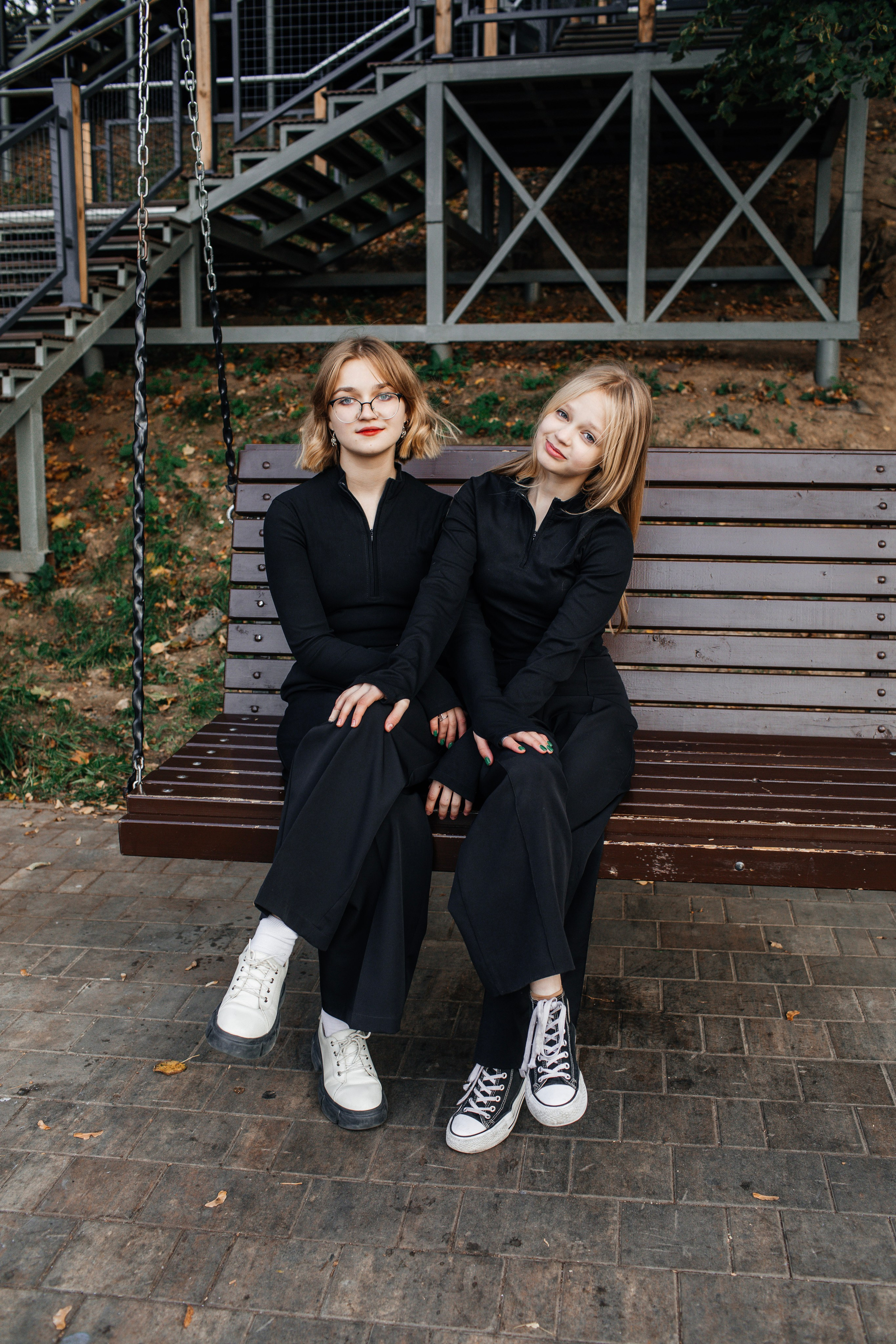 Фотосессия для выпускного альбома в парке Им. Талалихина. Выпускные альбомы в Подольске Москве и МО