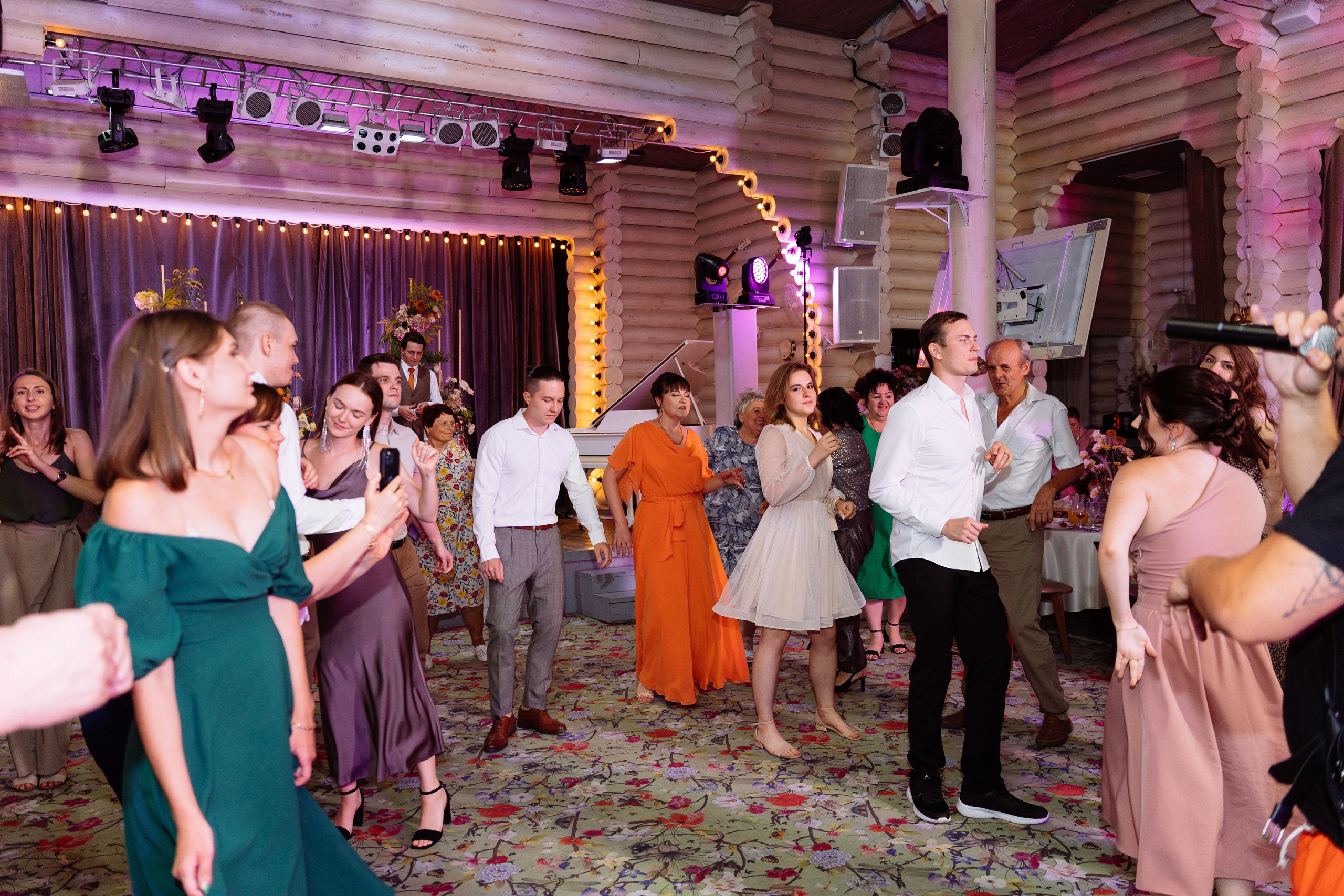 Свадьба Олега и Виктории в клубе «Ближняя дача»