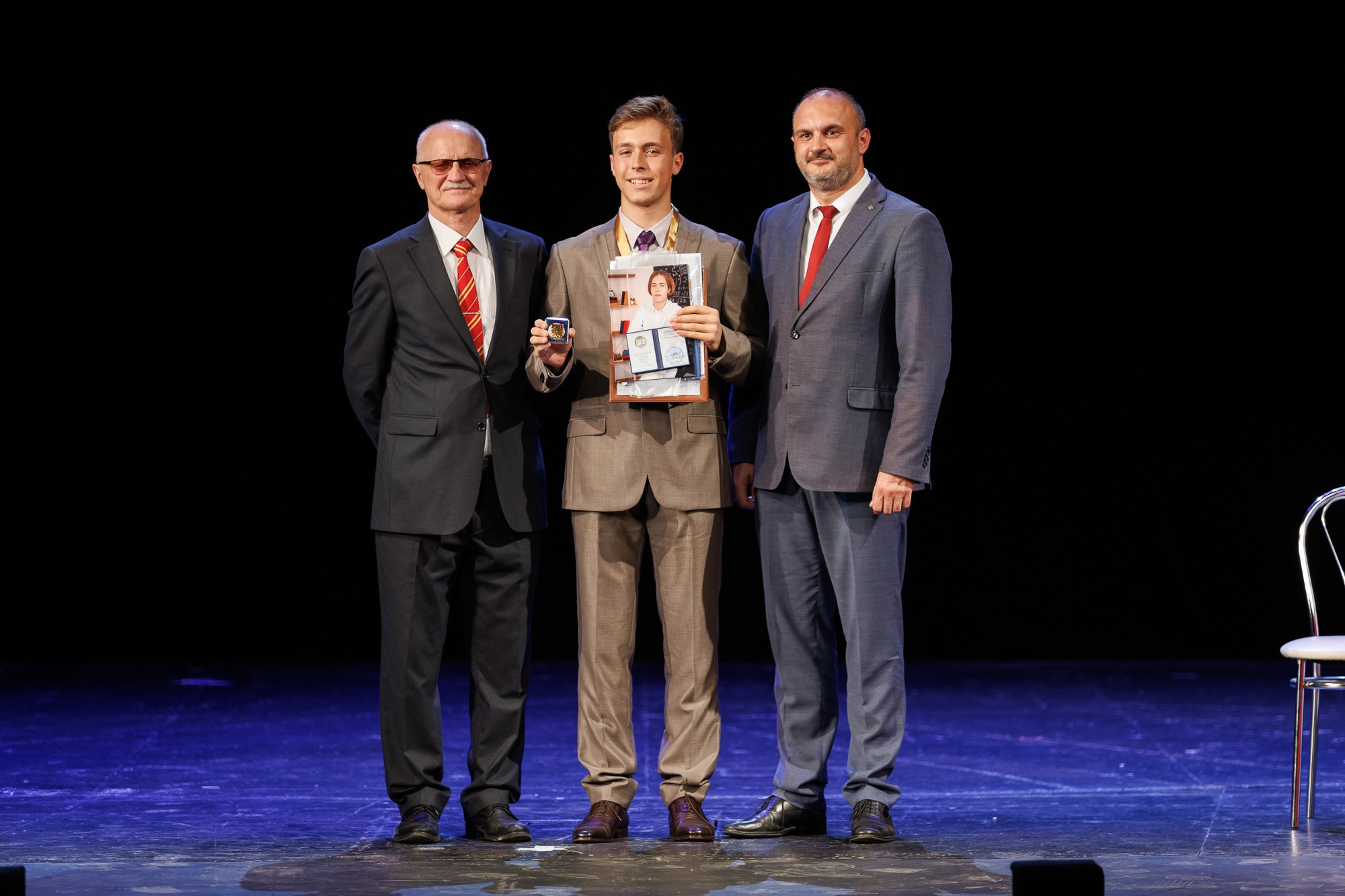 Выпускной вечер в Севастопольской гимназии № 1 имени А. С. Пушкина. Свадебный фотограф, фотосъемка в Крыму, Севастополе, Симферополе, Ялте