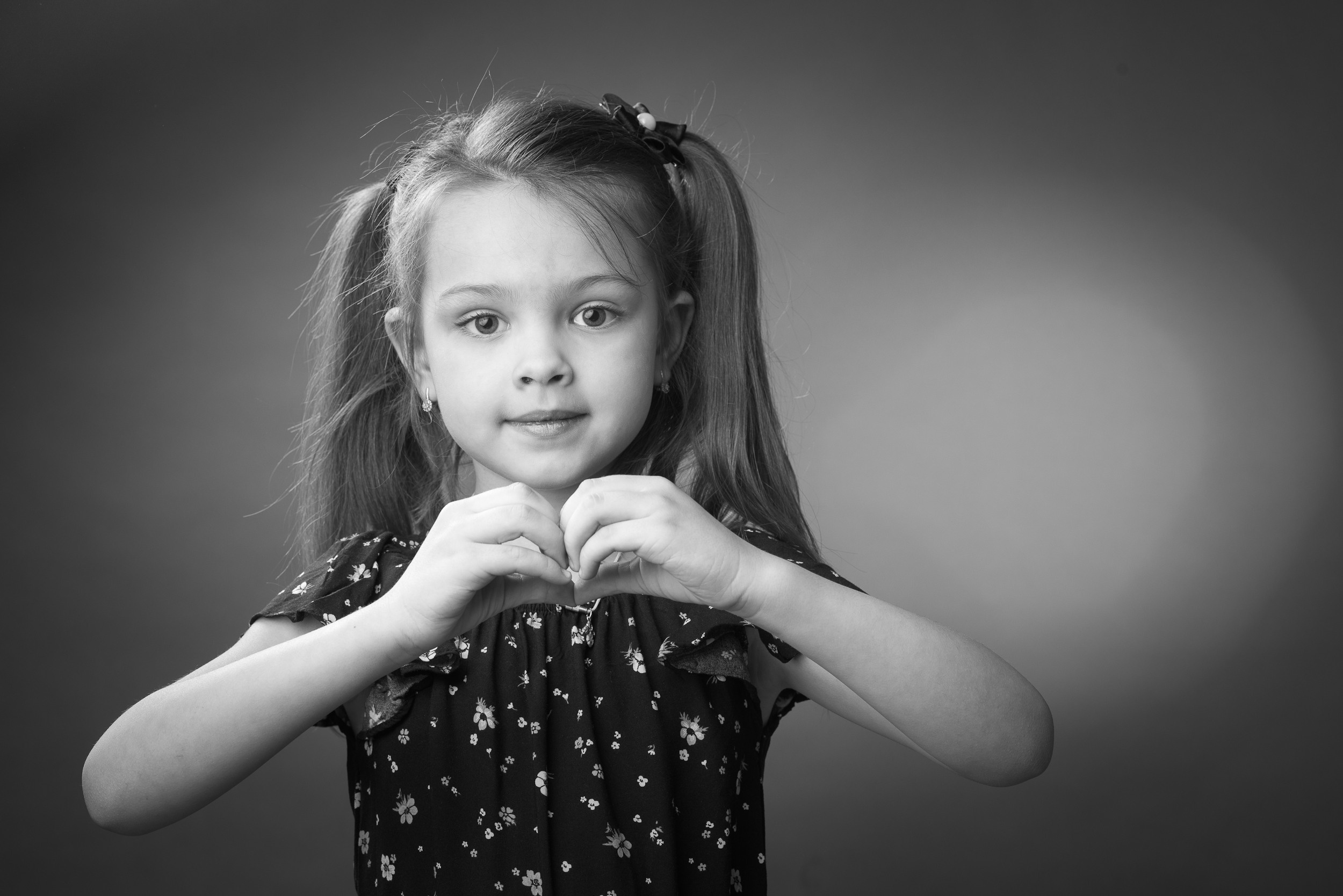 Черно-белые детские портреты. Портретный фотограф в Москве Алексей Михайлов