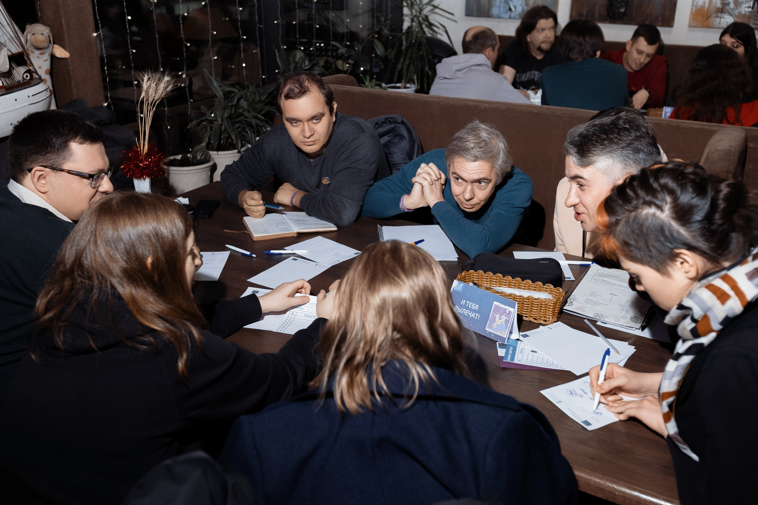 Фото с репортажной съемки квиза ЛИГА ИНДИГО. Фотограф в Санкт-Петербурге — Сергей Петров