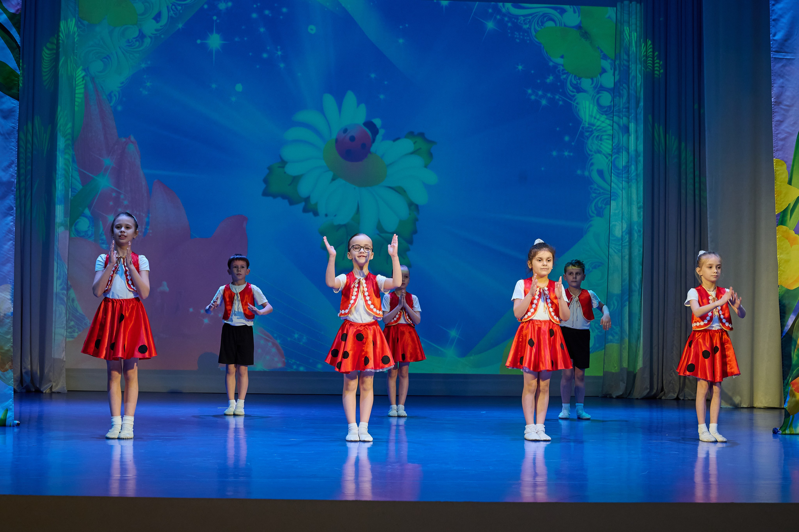 8 марта Марьина роща. Жизнь курорта Кабардинка в фотографиях