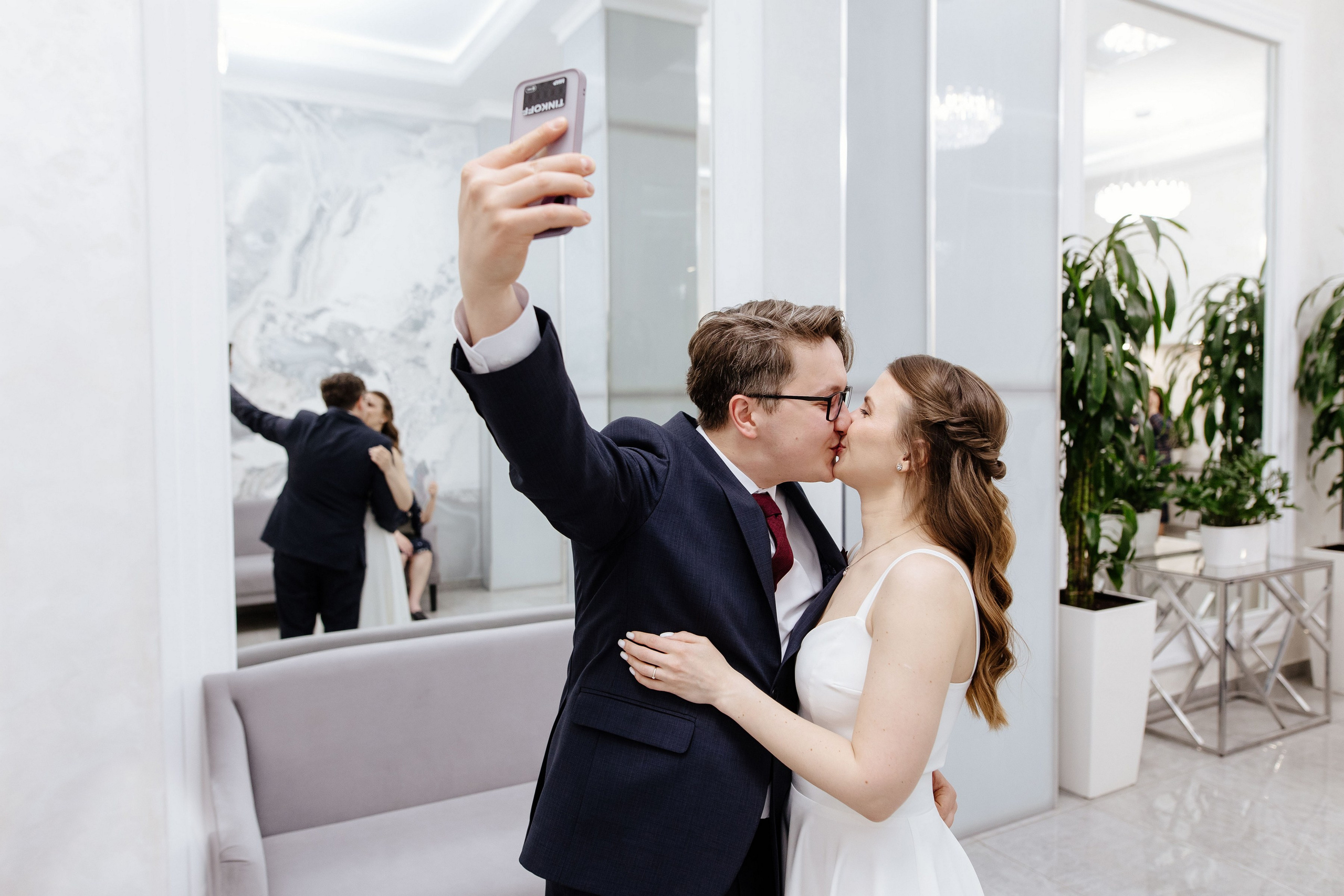 Свадебная фотосессия в Кутузовском дворце бракосочетания. Свадьба в Москва-Сити. Свадебный и семейный фотограф Екатерина Иванова