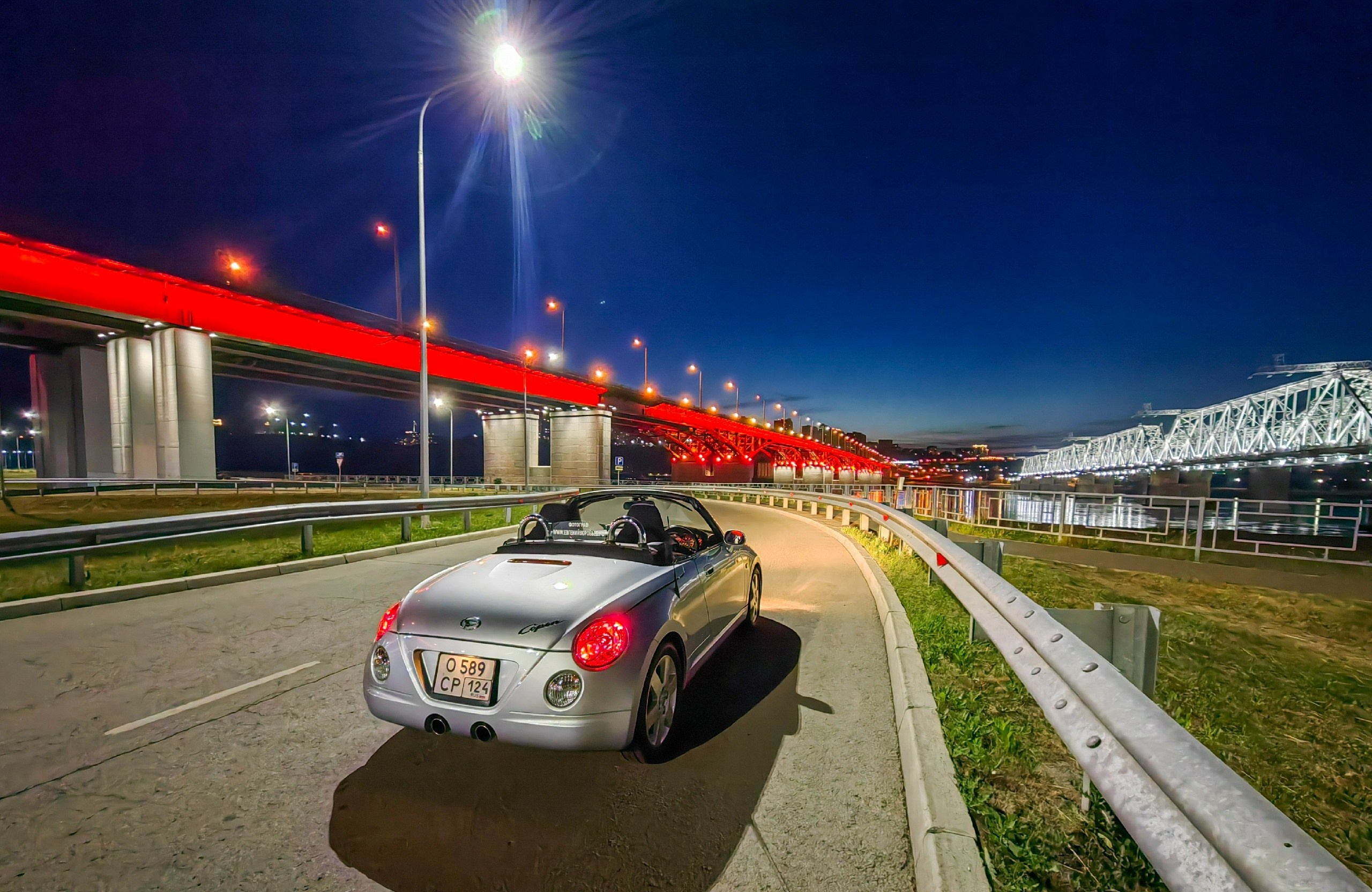 Аренда кабриолета в Красноярске на свадьбу фотосессия прокат автомобиль с водителем авто прогулка поездка прокатиться на кабриолете цена стоимость описание услуг заказать забронировать, индивидуальная экскурсия фото тур по красивым местам достопримечательность смотровая Красноярск прокат лимузинов