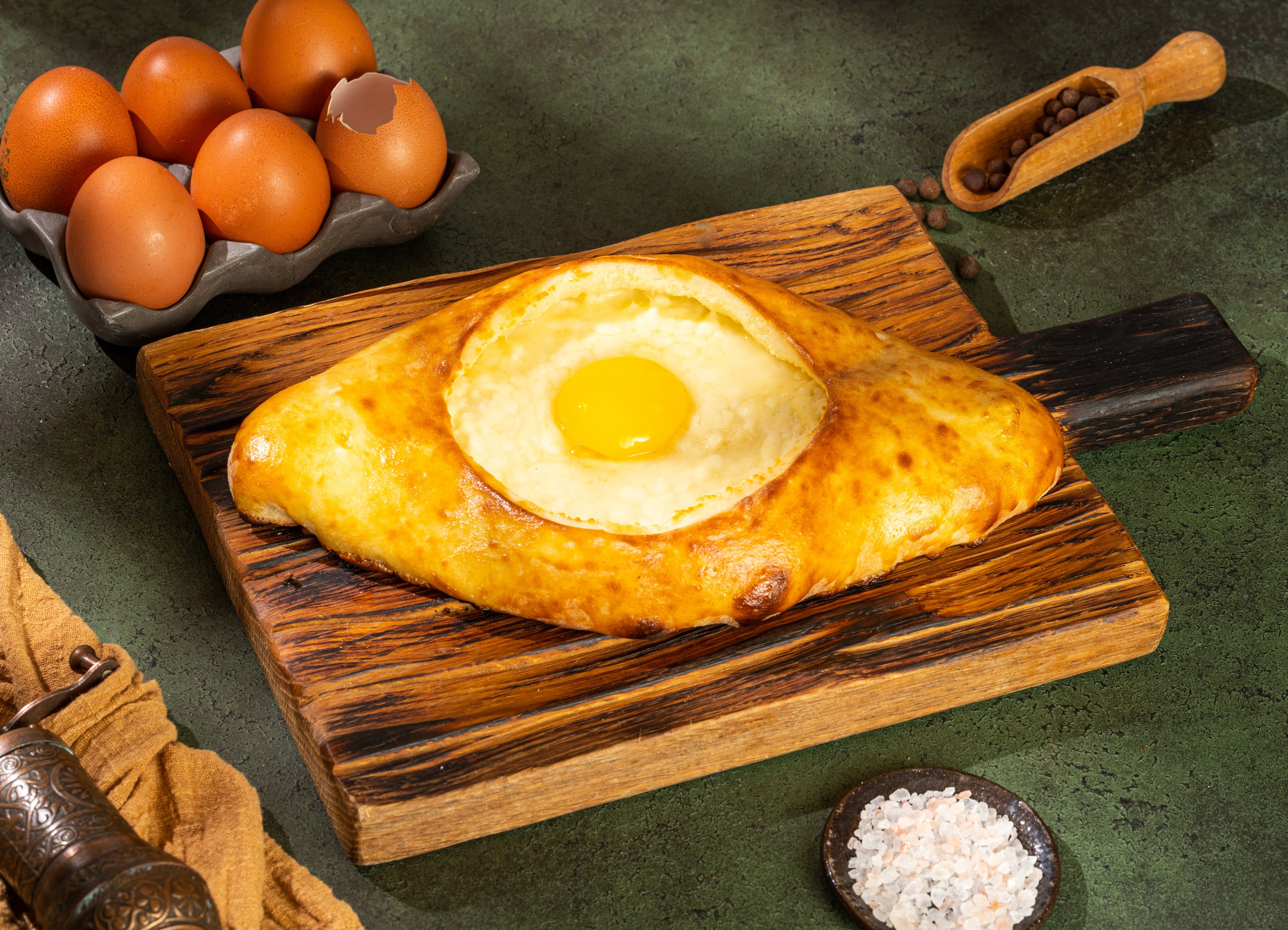 Красивая фотография для меню хачапури по-аджарски