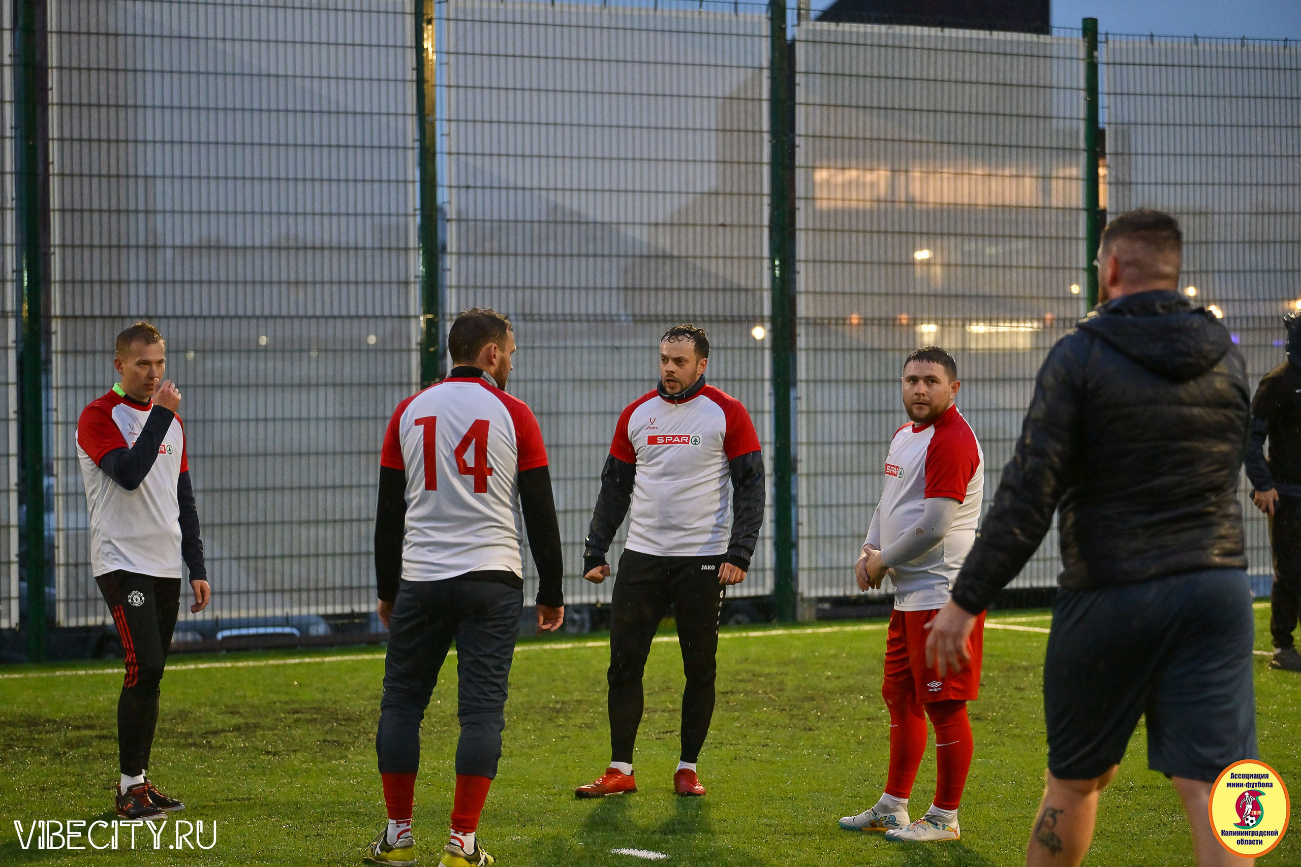 ИГРЫ МИНИ-ФУТБОЛЬНОЙ ЛИГИ. VIBECITY.RU Вайб Сити Ру Фоторепортажи Фотоотчеты Калининград