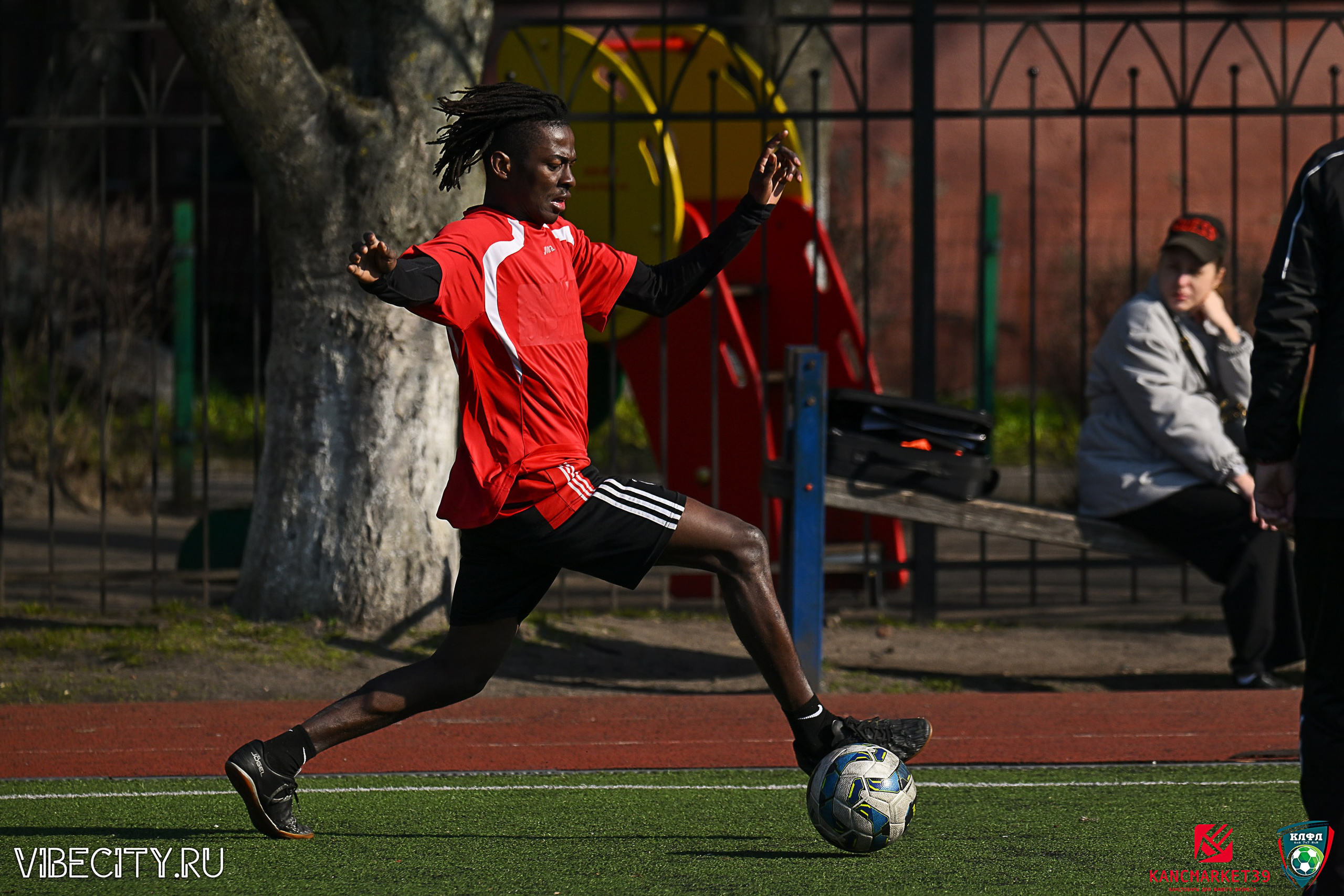 XX ЧЕМПИОНАТ КАЛИНИНГРАДСКОЙ ЛФЛ КАНЦМАРКЕТ39 сезона 2024–2025 гг. VIBECITY.RU Вайб Сити Ру Фоторепортажи Фотоотчеты Калининград