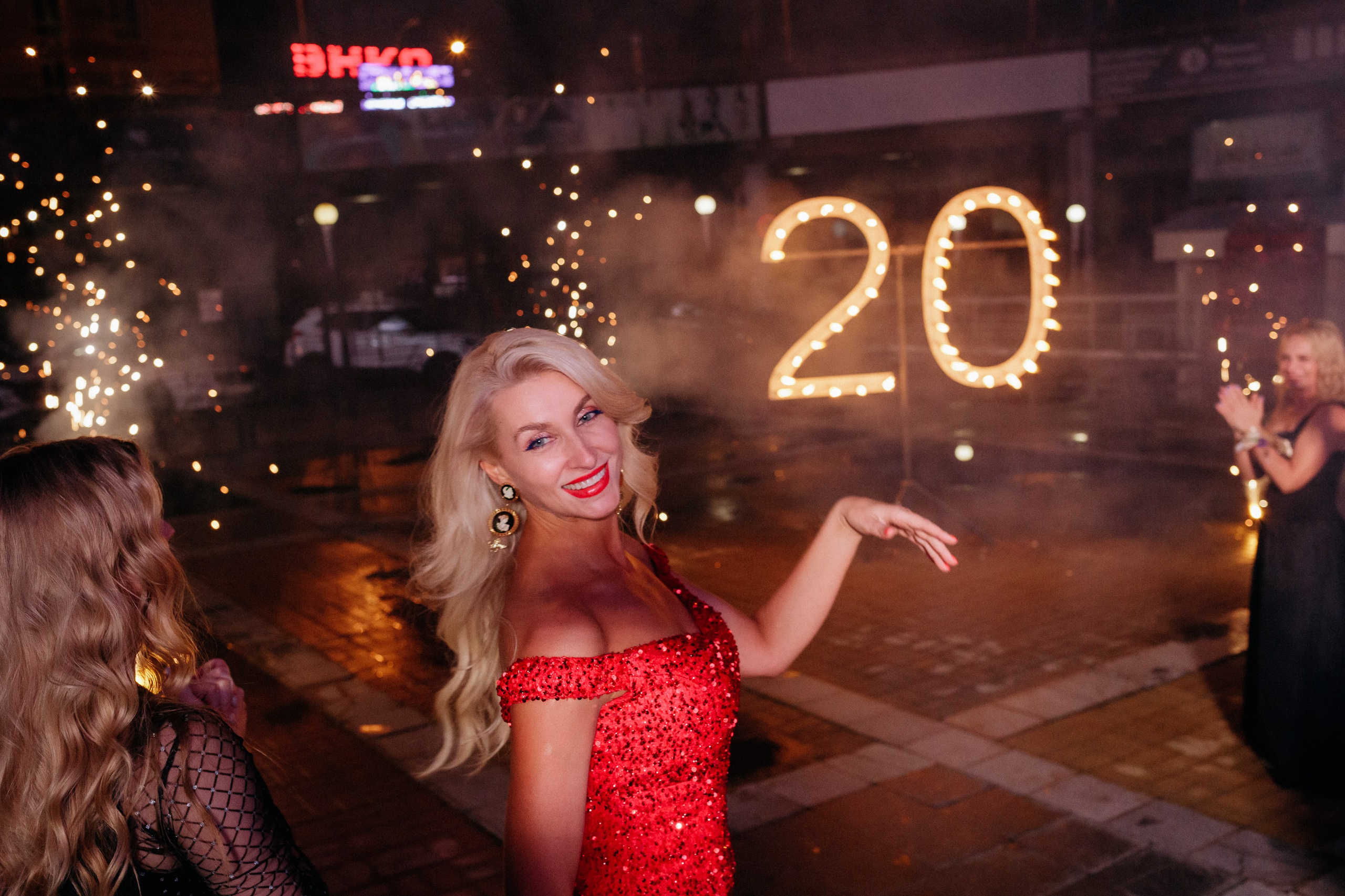 20 лет студии красоты Юлии Харченко. СВОИ. ФОТООТЧЕТЫ-СОБЫТИЯ-МЕСТА