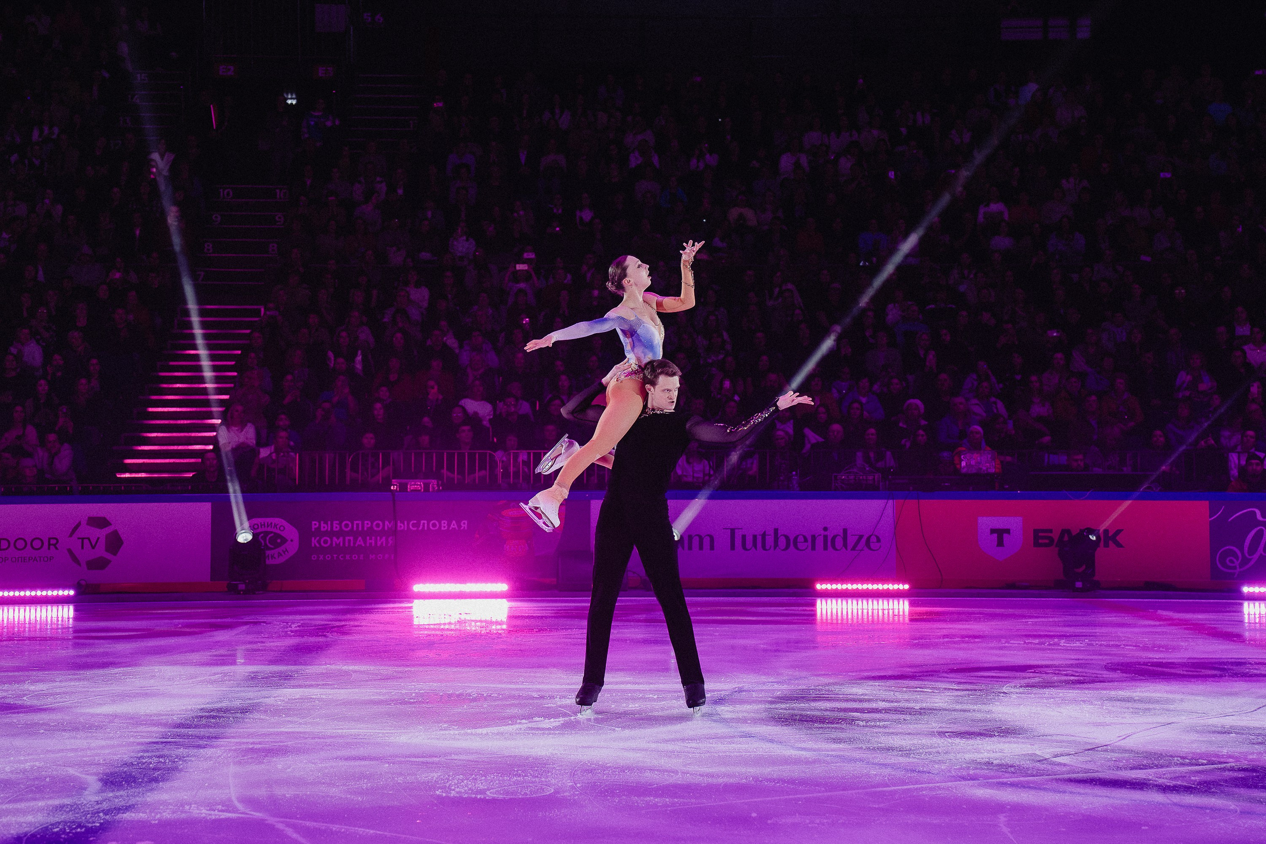 Шоу Этери Тутберидзе в Новосибирске. Воробьева Ксения — Спортивный и танцевальный фотограф Новосибирск