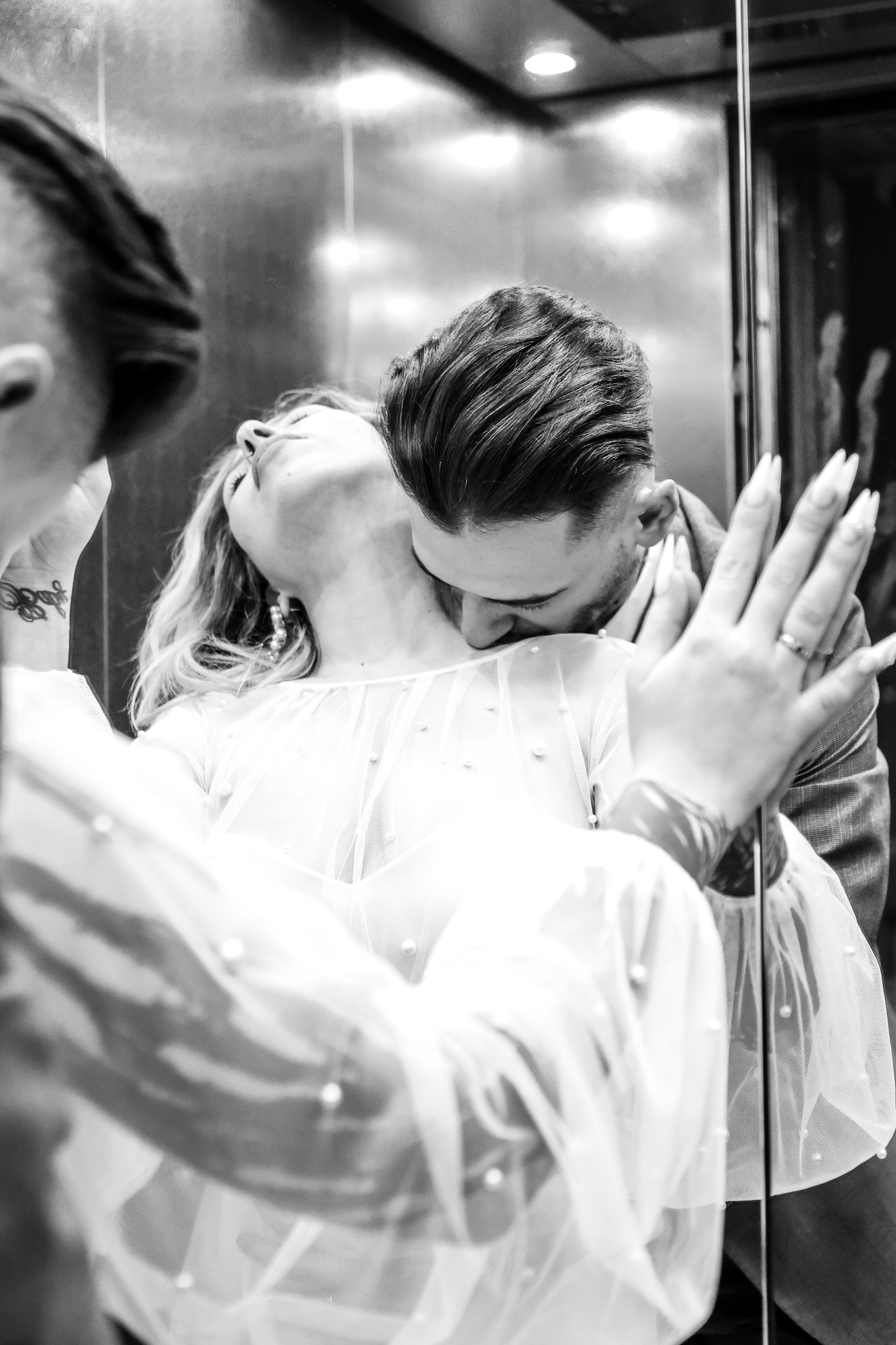 Свадьба в стиле папарацци: Софринопарк превращается в сцену захватывающего действа!. Свадебный фотограф в Москве