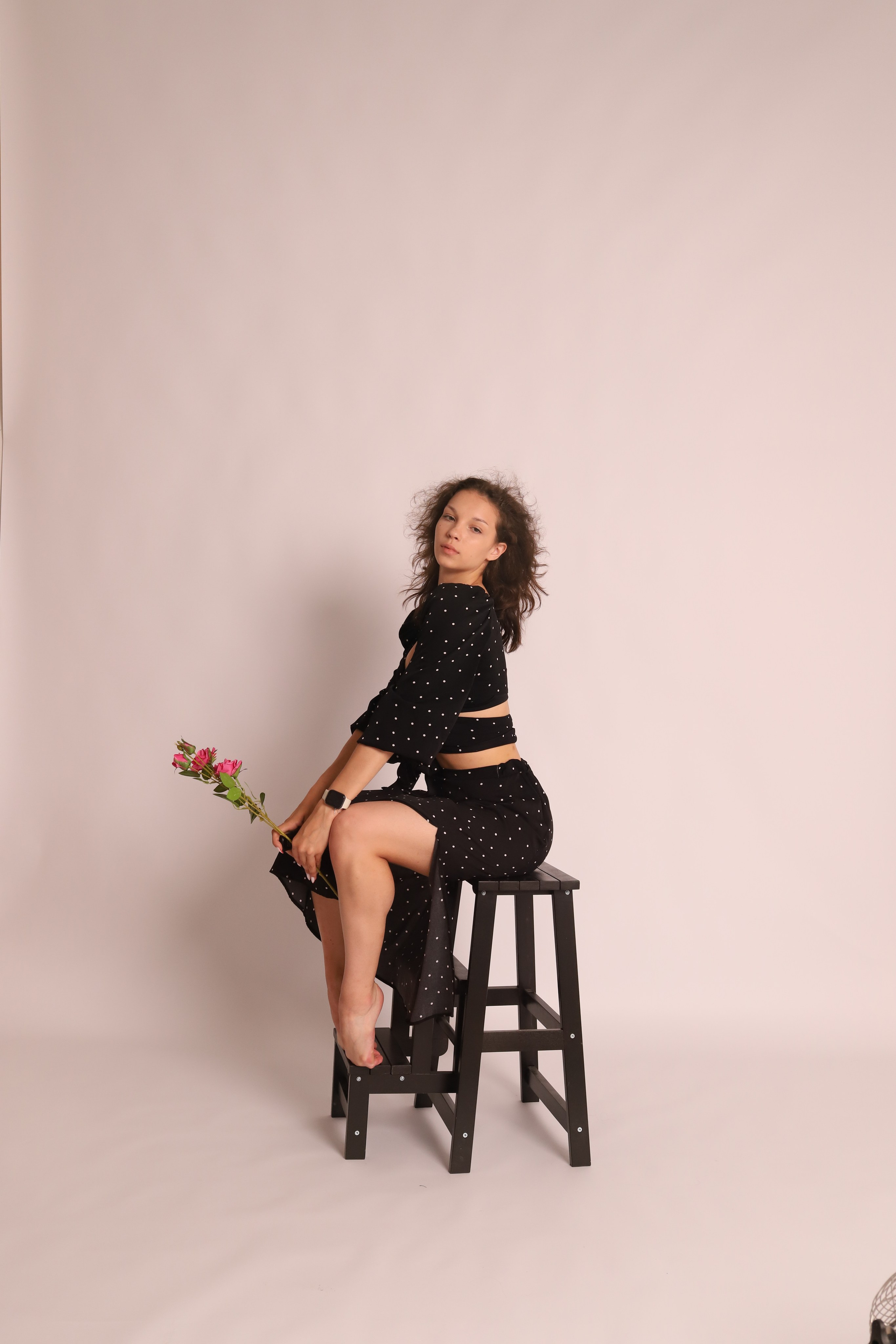 Белый фон. Фотостудия самообслуживания. Студия без фотографа в Твери