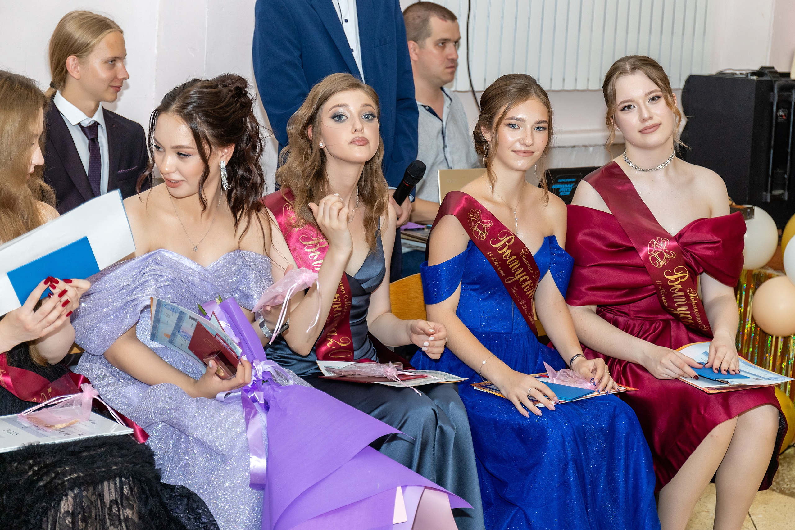 Выпускной. Школа 22, 11 класс. Стильный выпускной альбом Владивосток фотограф Вероника Мигачева