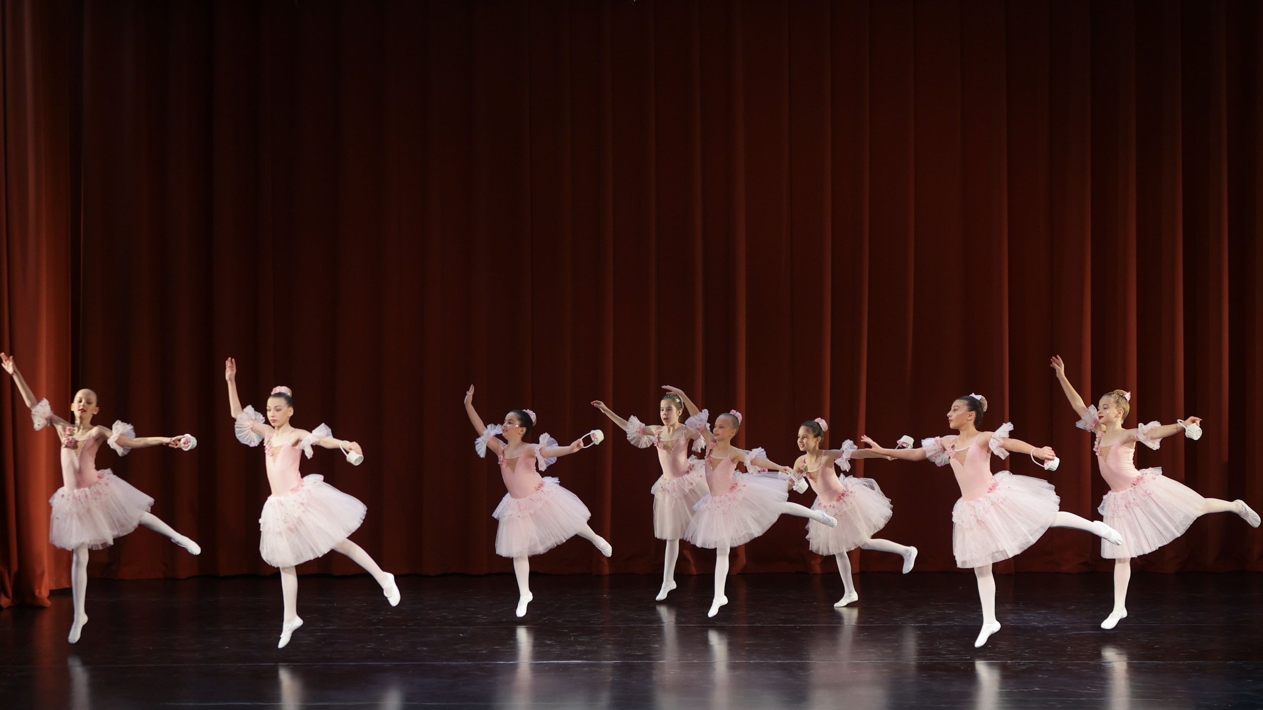 Фестиваль хореографического искусства «КУБОК ЛЕГЕНДЫ — 2025». Выпускные альбомы и школьный фотограф в Подольске, Троицке, Щербинке, Москве и Московской области