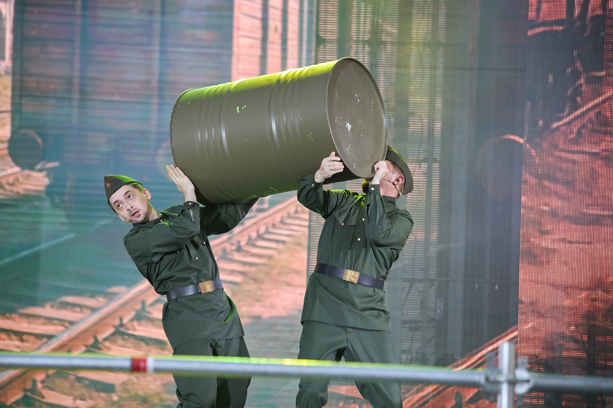 Концерт 9 мая 2025 года на соборной площади. Фотограф Омск | Александр Вандеров