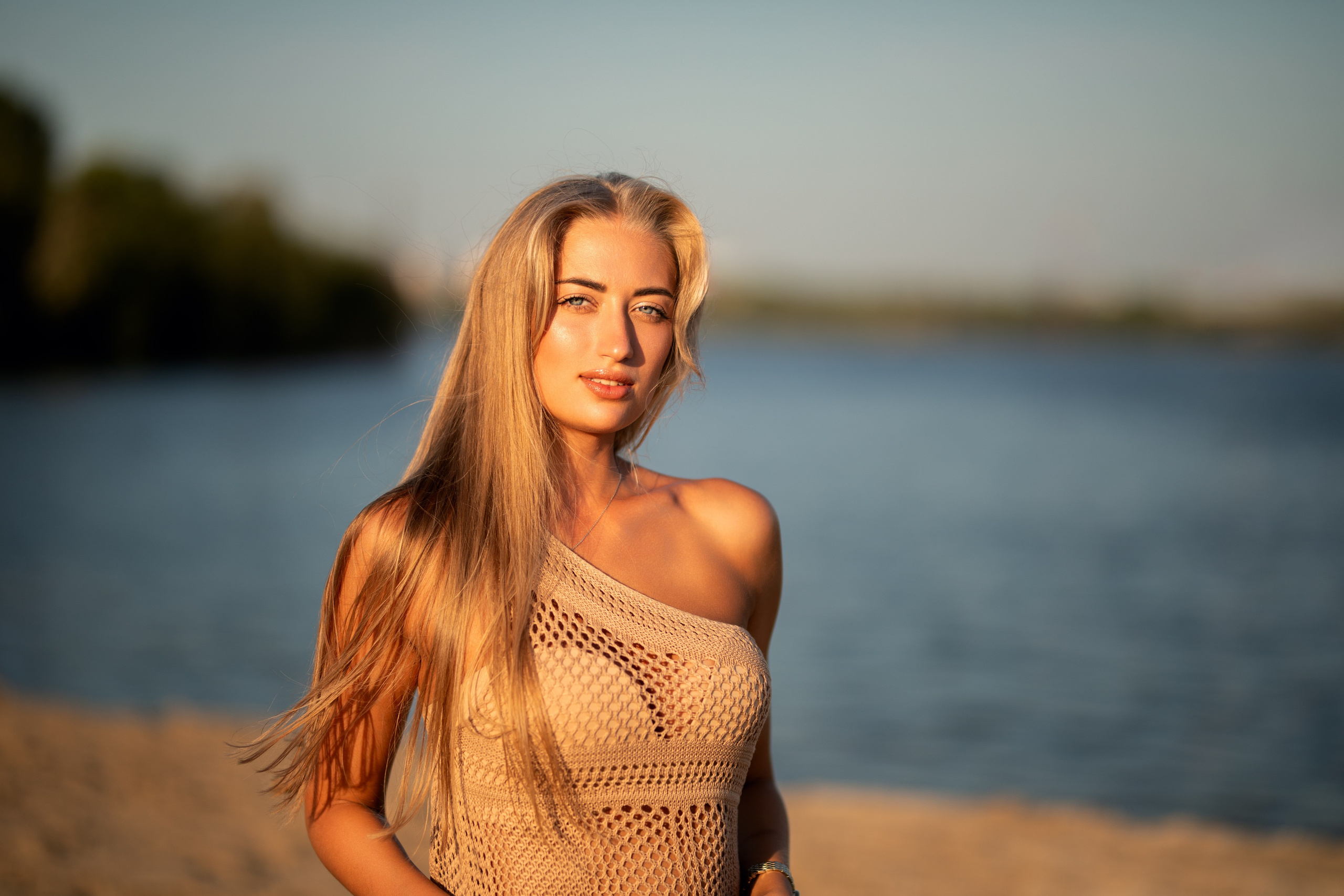 Съемка на пляже с Елизаветой в формате для «себя». Дмитрий Шульгин, портретный фотограф в Воронеже