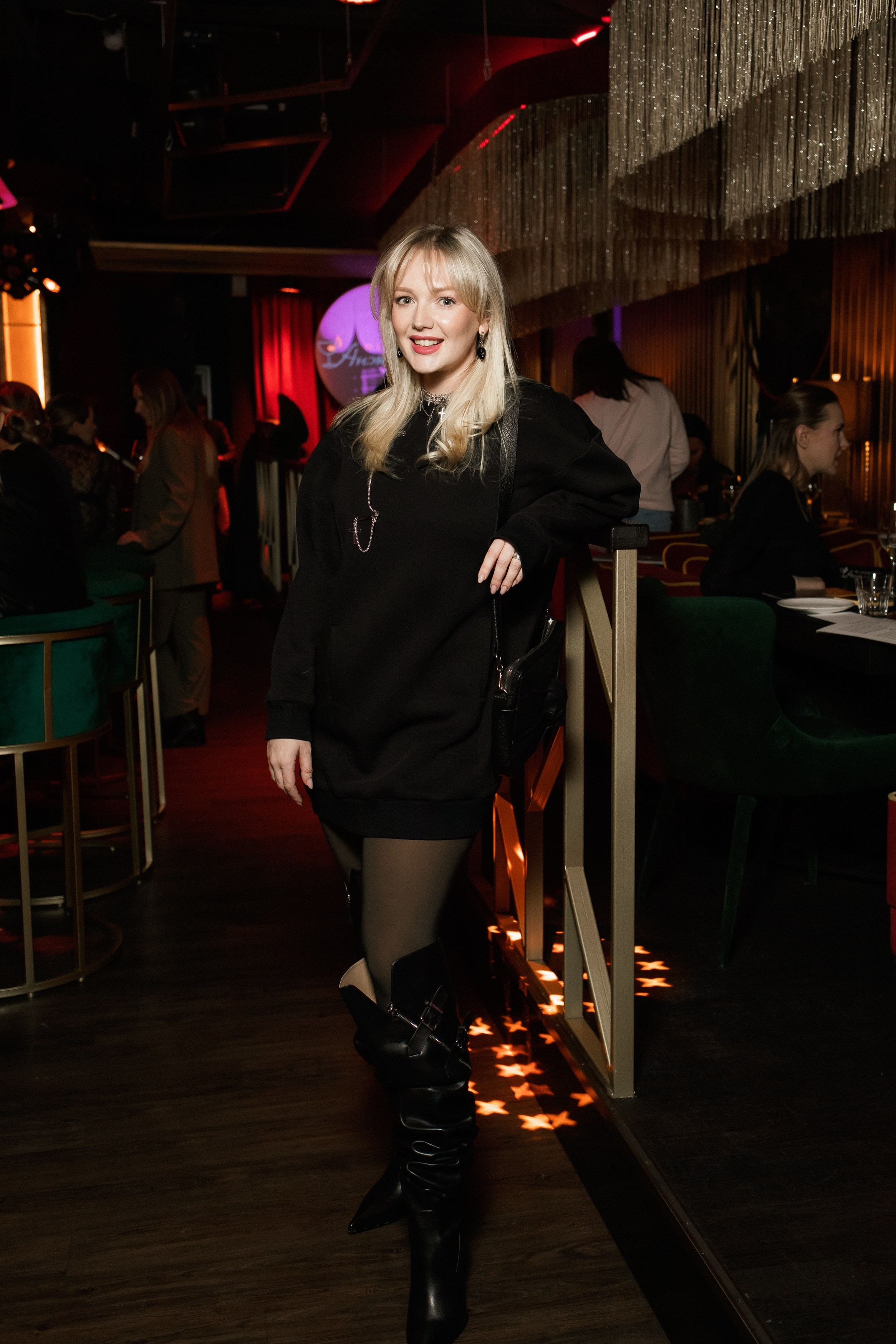 YANA URBAN: сольный концерт в «Анжелика Wineroom». СВОИ. ФОТООТЧЕТЫ-СОБЫТИЯ-МЕСТА