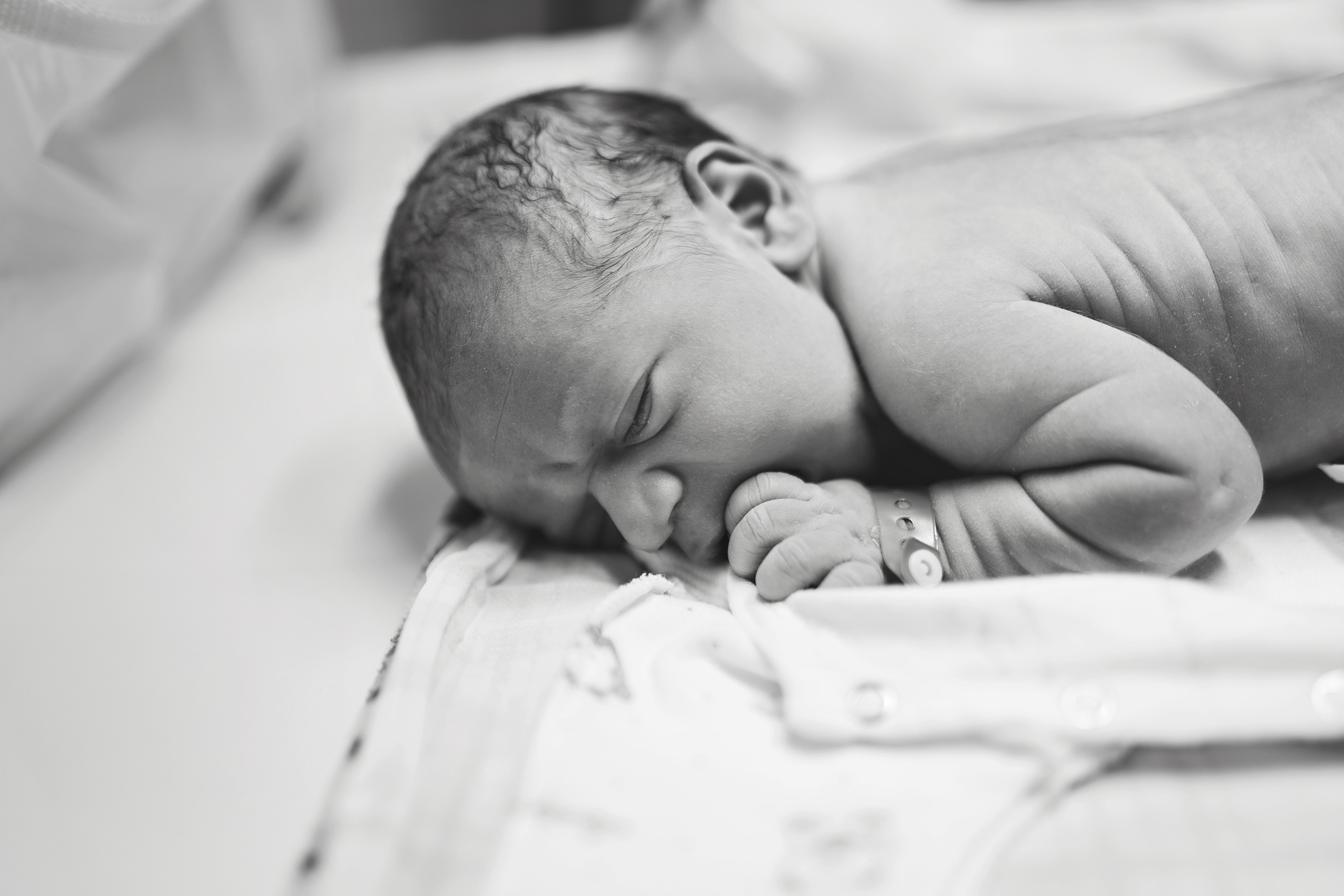 Birth photographer Austin, TX | Raw, powerful, & unfiltered storytelling | Anny Smirnova