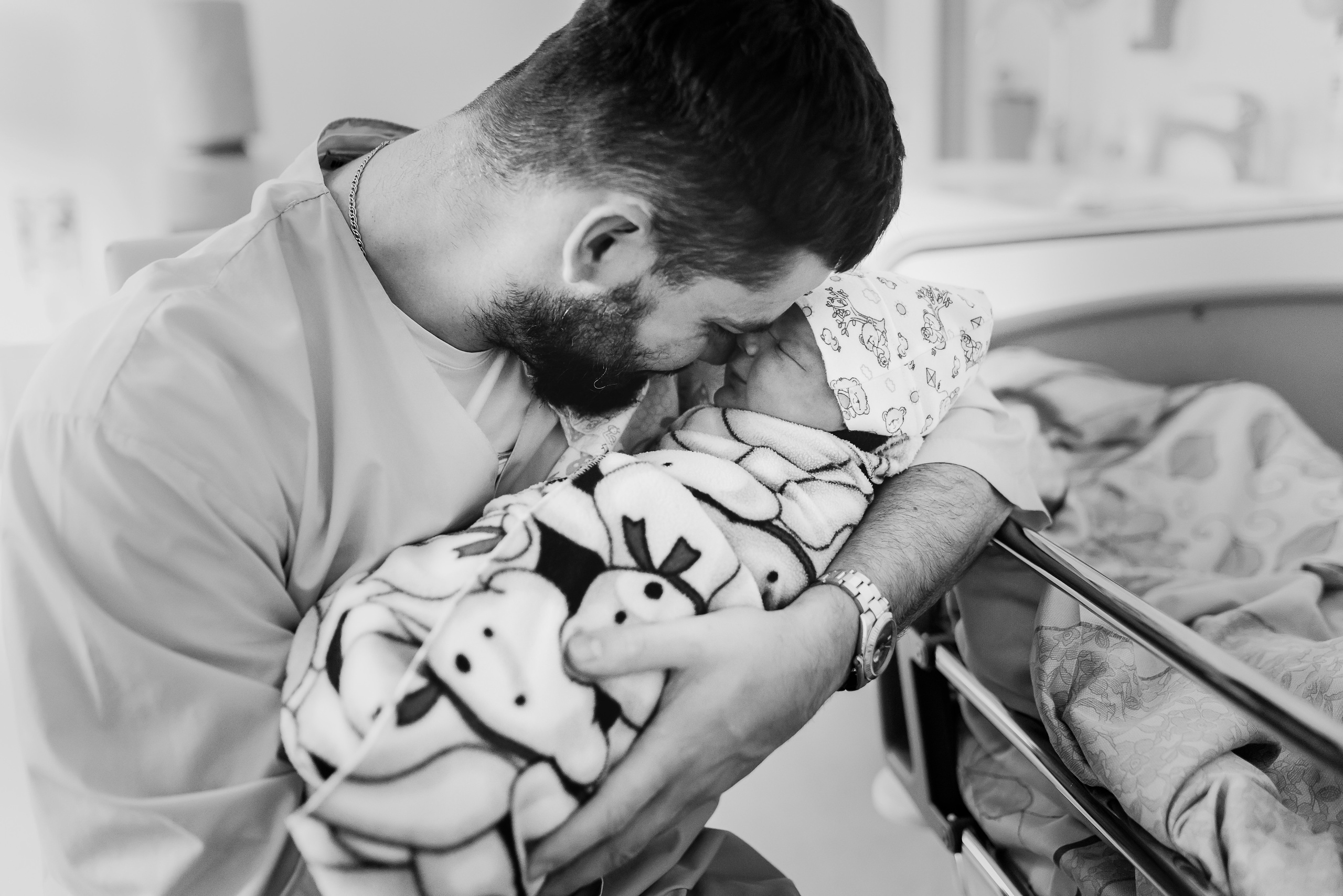 Birth photographer Austin, TX | Raw, powerful, & unfiltered storytelling | Anny Smirnova