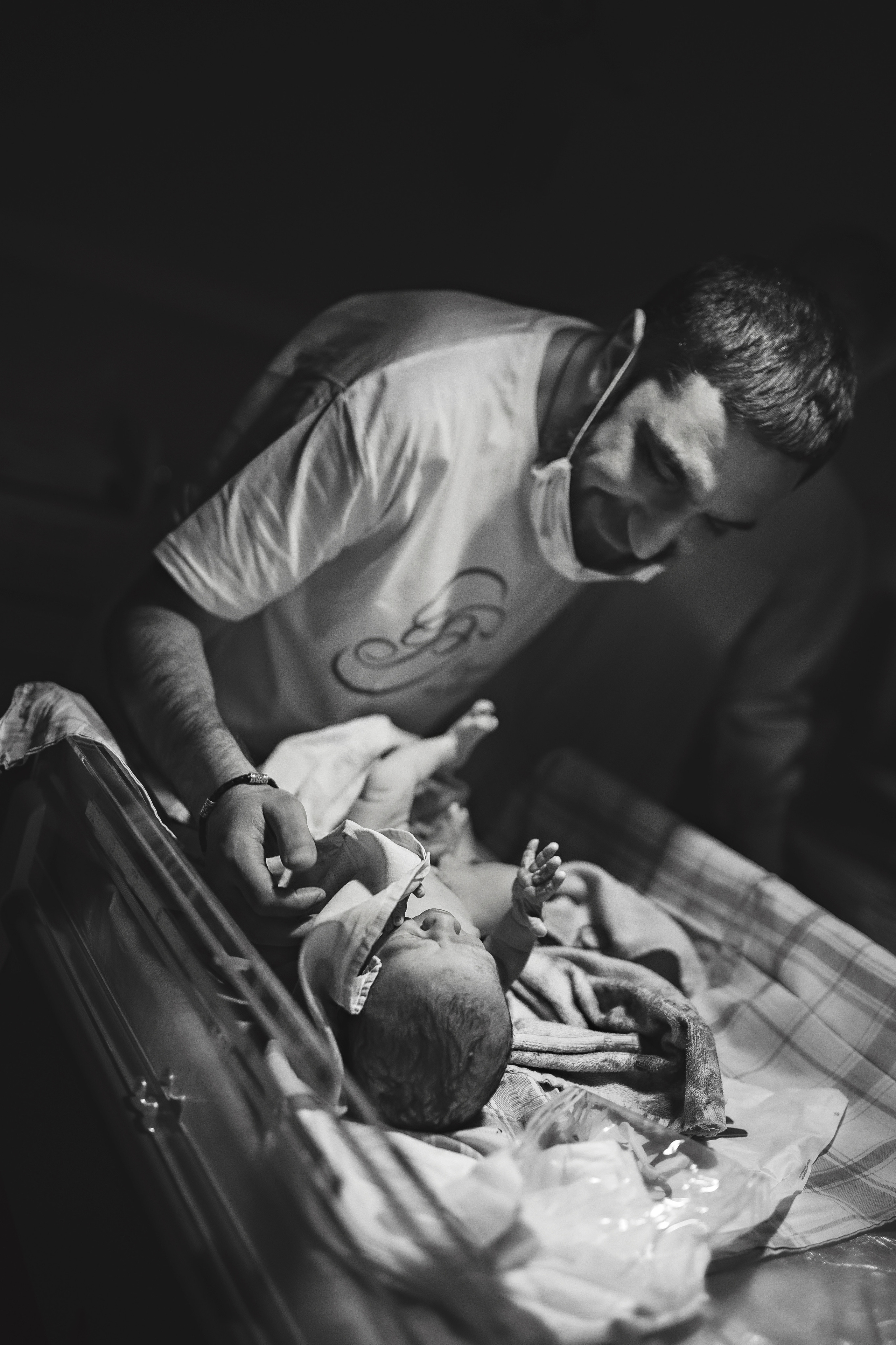 Birth photographer Austin, TX | Raw, powerful, & unfiltered storytelling | Anny Smirnova