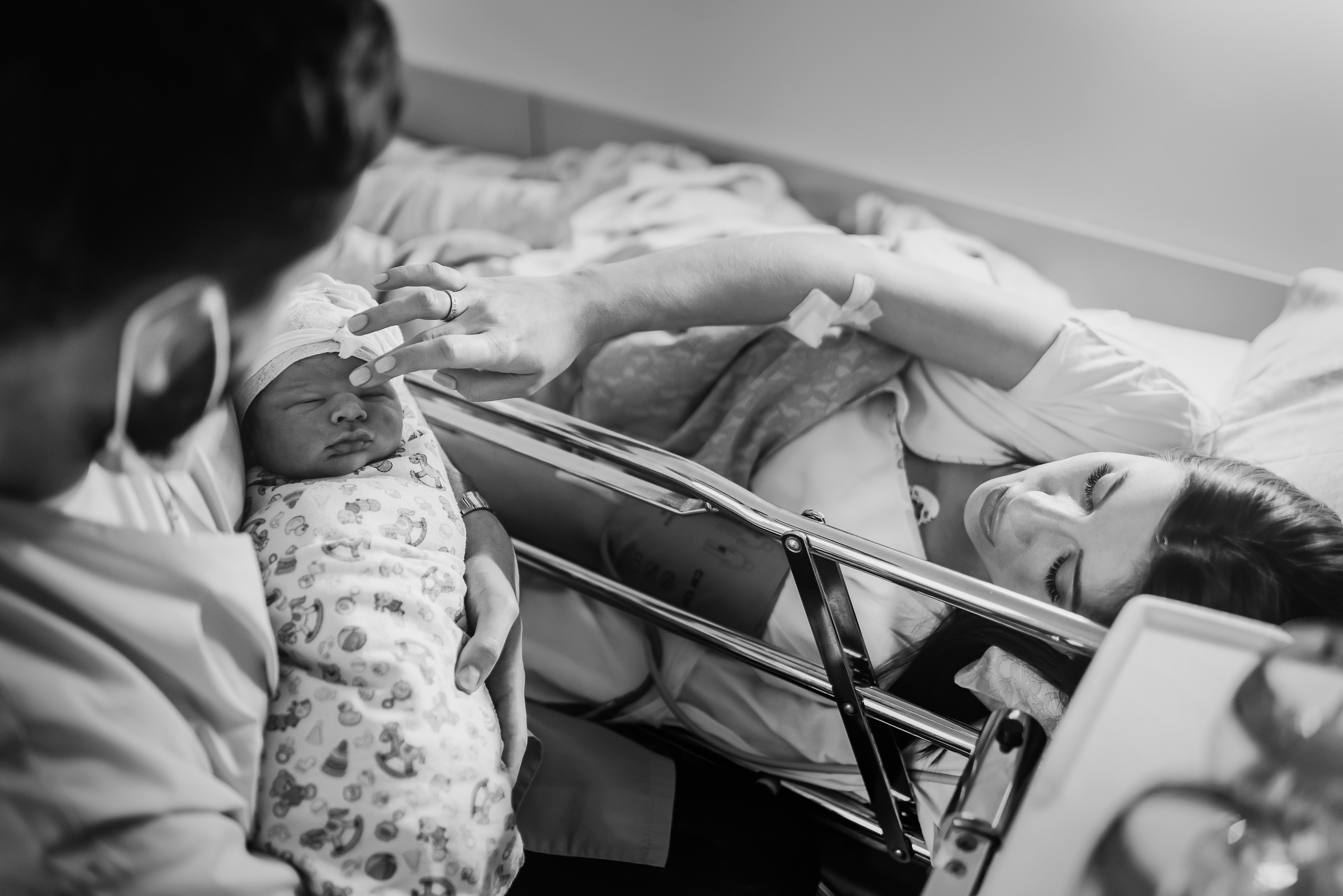 Birth photographer Austin, TX | Raw, powerful, & unfiltered storytelling | Anny Smirnova