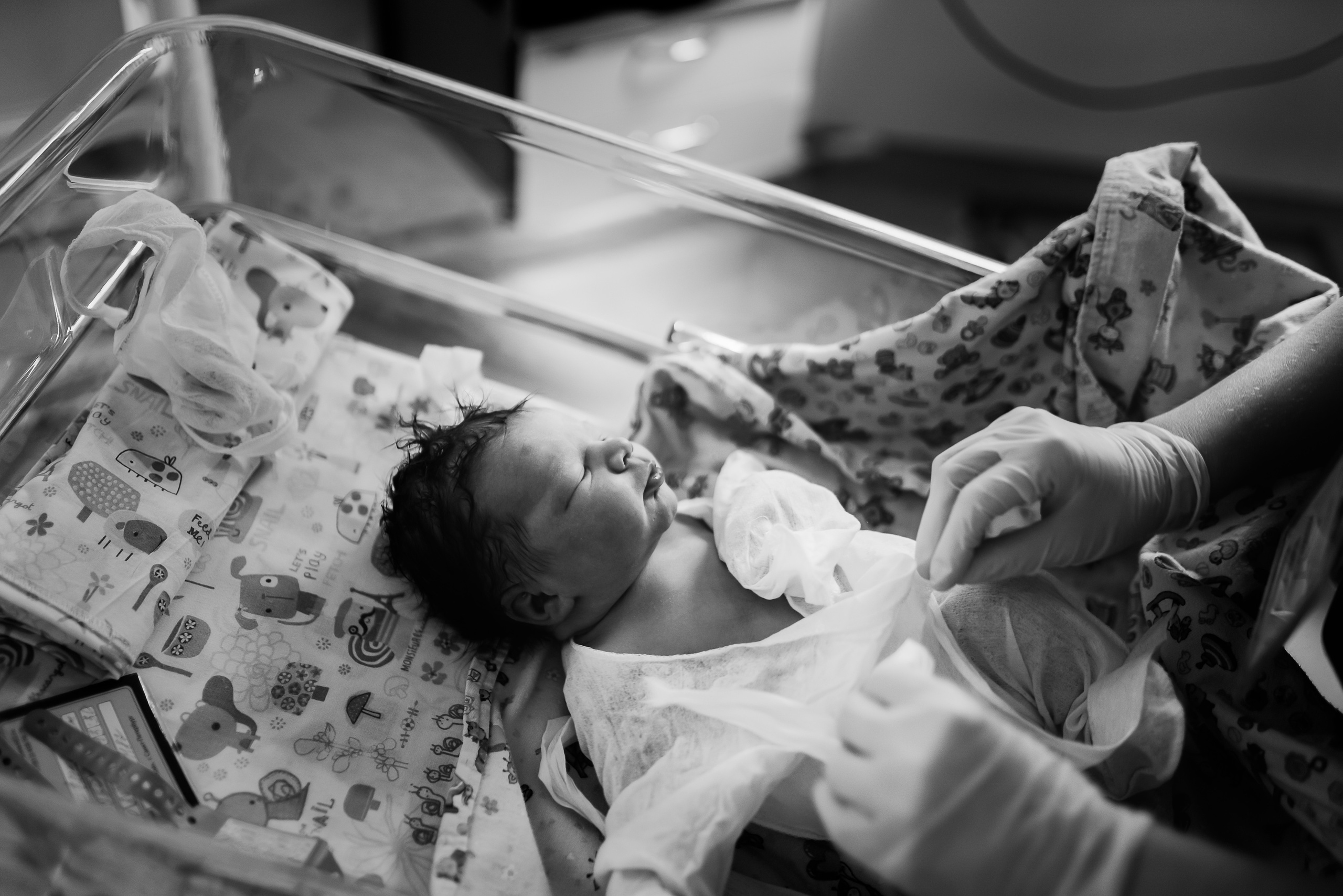 Birth photographer Austin, TX | Raw, powerful, & unfiltered storytelling | Anny Smirnova