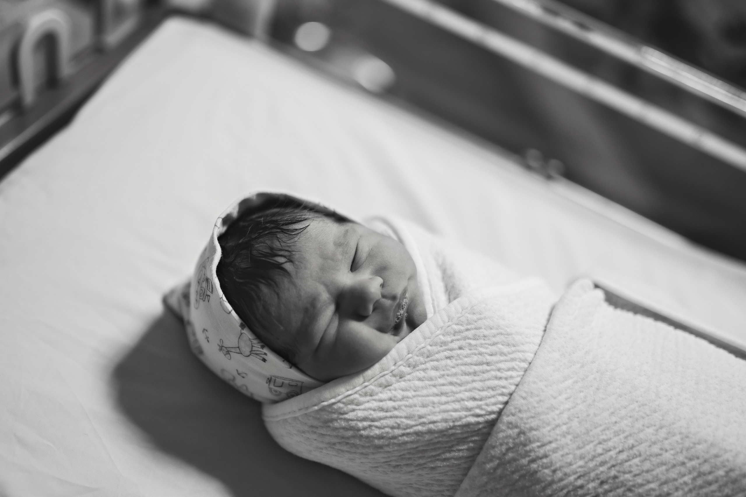 Birth photographer Austin, TX | Raw, powerful, & unfiltered storytelling | Anny Smirnova