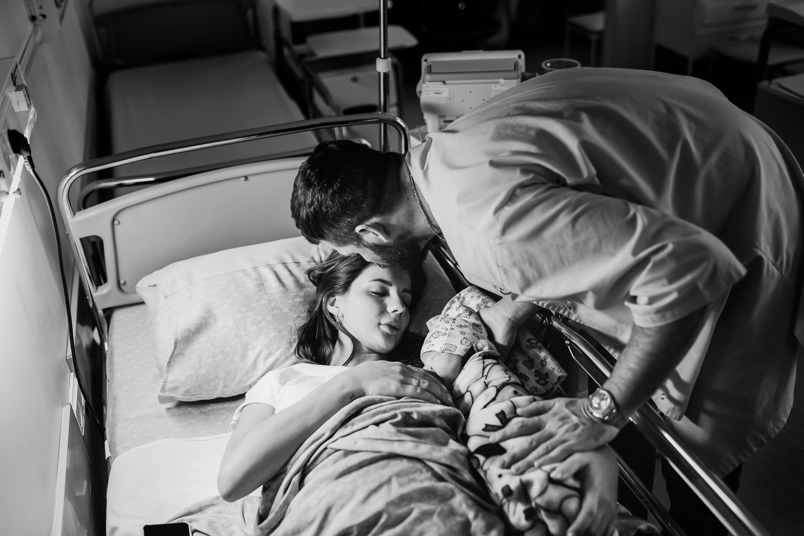 Birth photographer Austin, TX | Raw, powerful, & unfiltered storytelling | Anny Smirnova