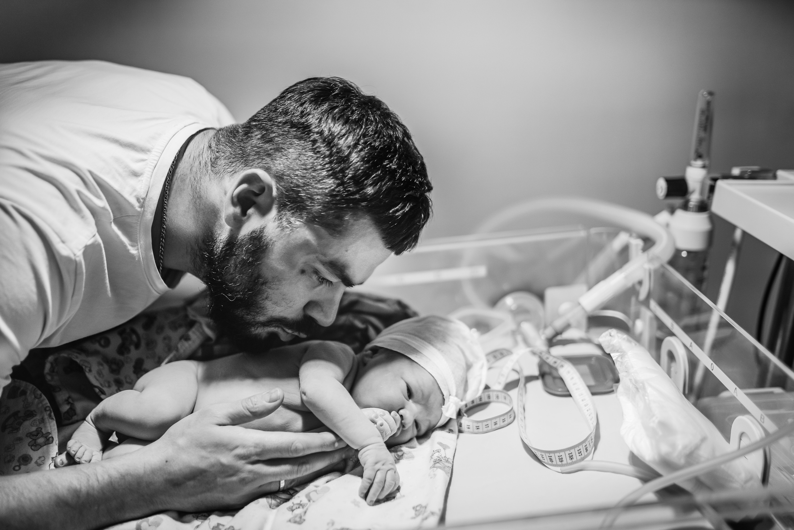 Birth photographer Austin, TX | Raw, powerful, & unfiltered storytelling | Anny Smirnova