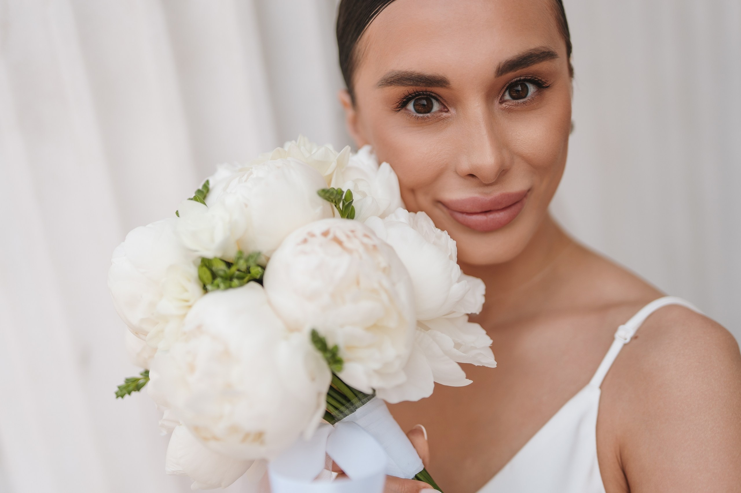 Свадьба 7 июня 2026 года — фотосессия, ЗАГС и банкет в шатре «Под облаками» в Нагаево с ведущим Артуром Ильясовым