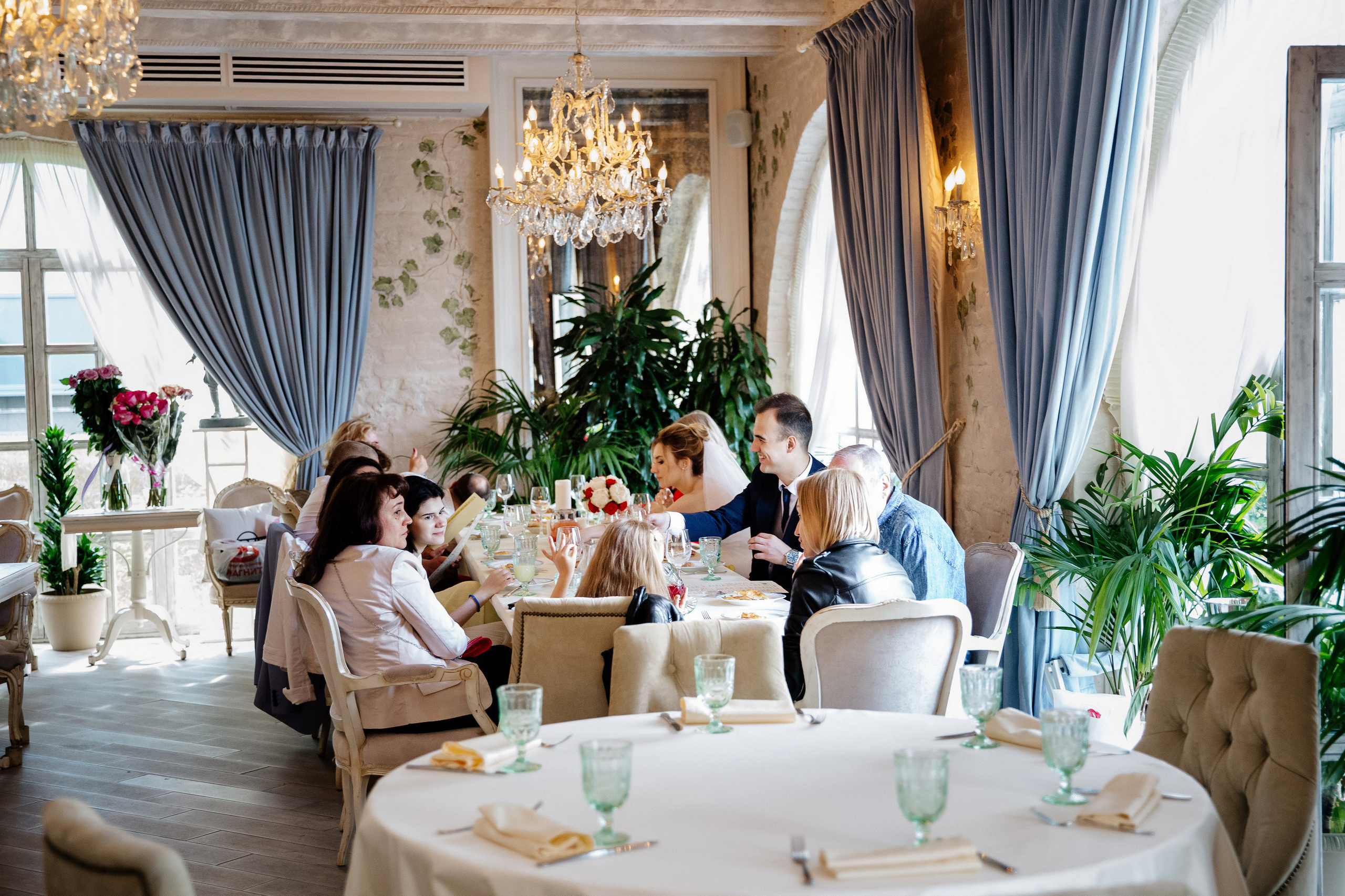 Дворец бракосочетания на ВДНХ. Свадьба на ВДНХ. Свадебный банкет в Forest Hall Форест Холл. Свадьба в Сокольниках. Свадебный и семейный фотограф Екатерина Иванова