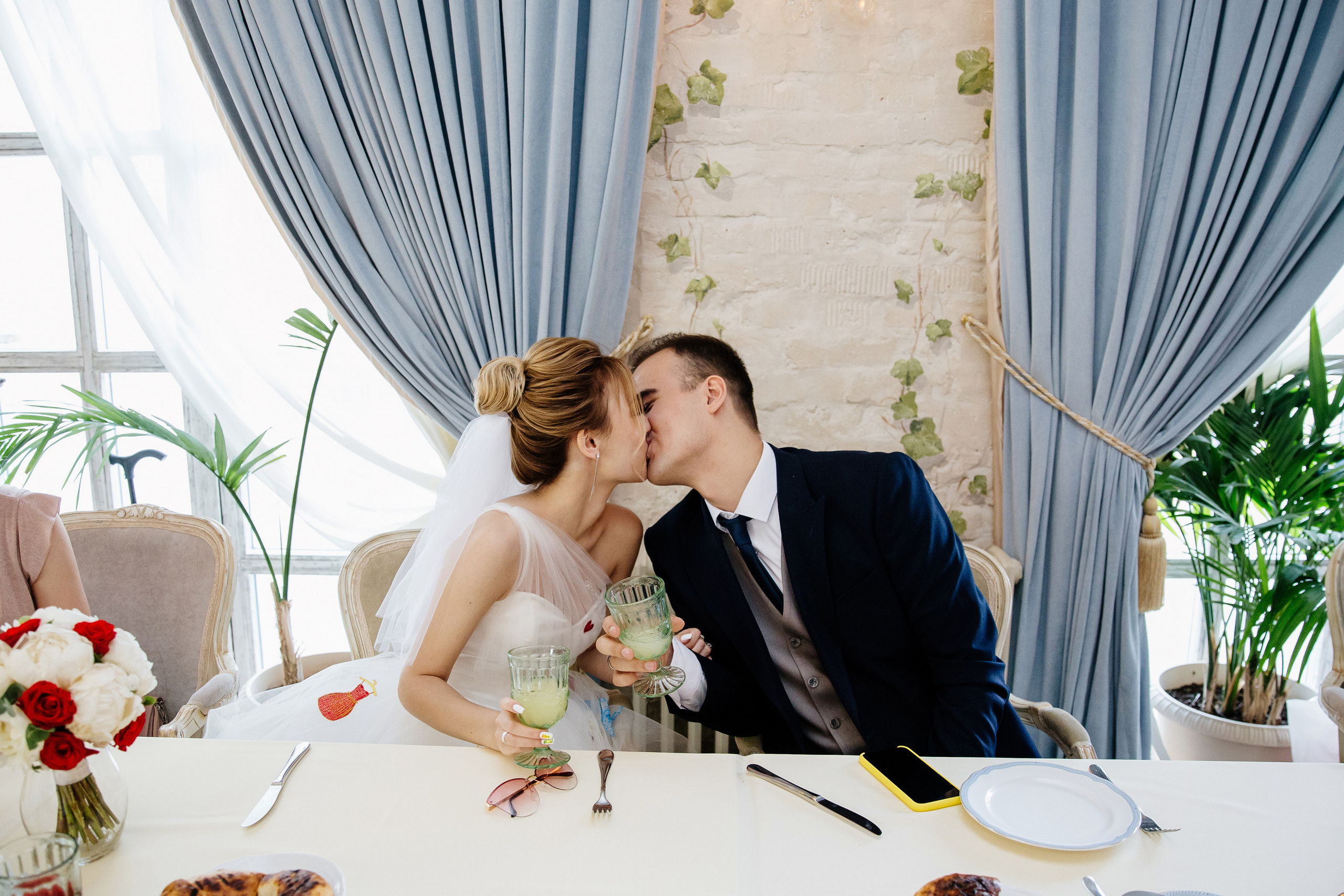 Дворец бракосочетания на ВДНХ. Свадьба на ВДНХ. Свадебный банкет в Forest Hall Форест Холл. Свадьба в Сокольниках. Свадебный и семейный фотограф Екатерина Иванова