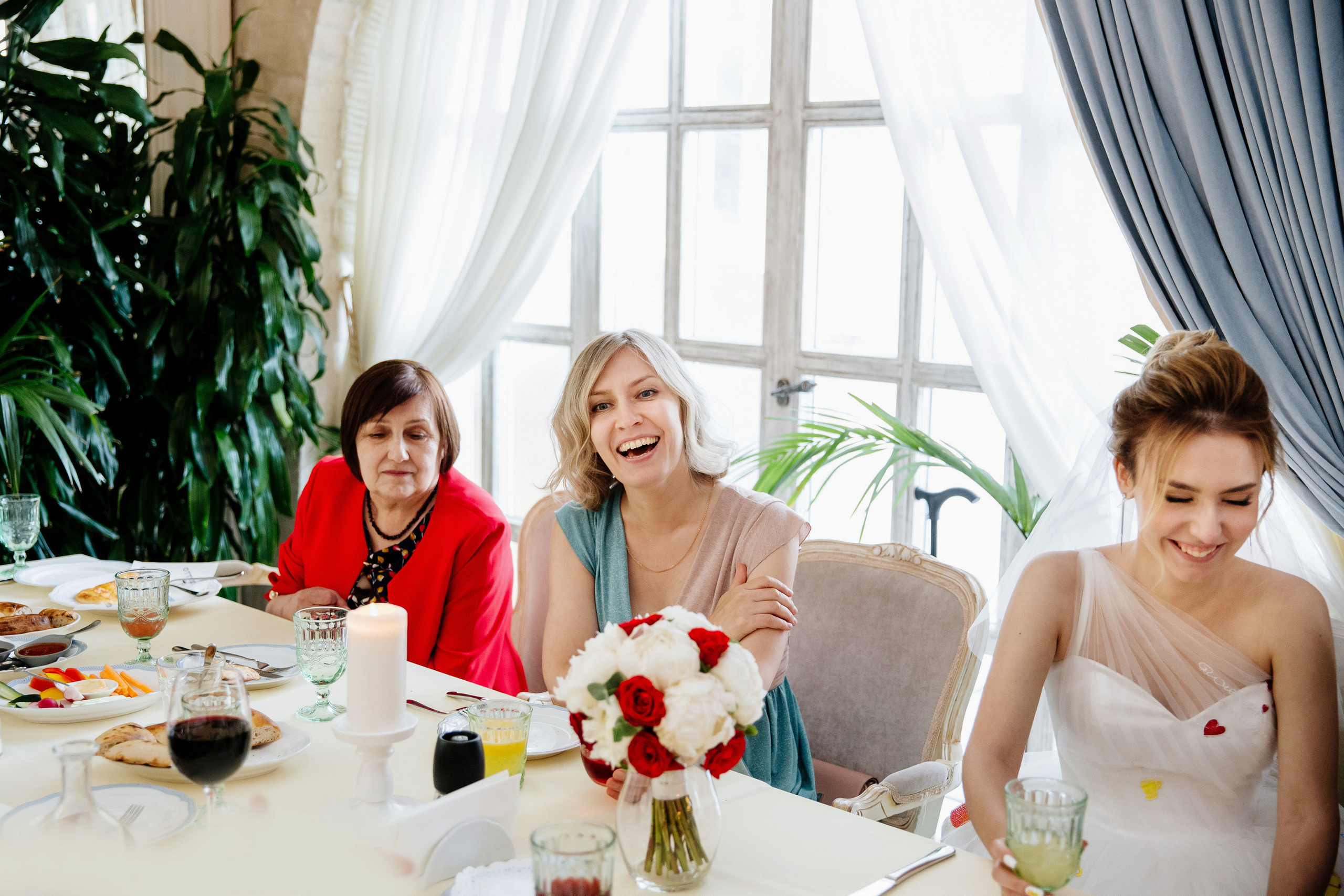 Дворец бракосочетания на ВДНХ. Свадьба на ВДНХ. Свадебный банкет в Forest Hall Форест Холл. Свадьба в Сокольниках. Свадебный и семейный фотограф Екатерина Иванова