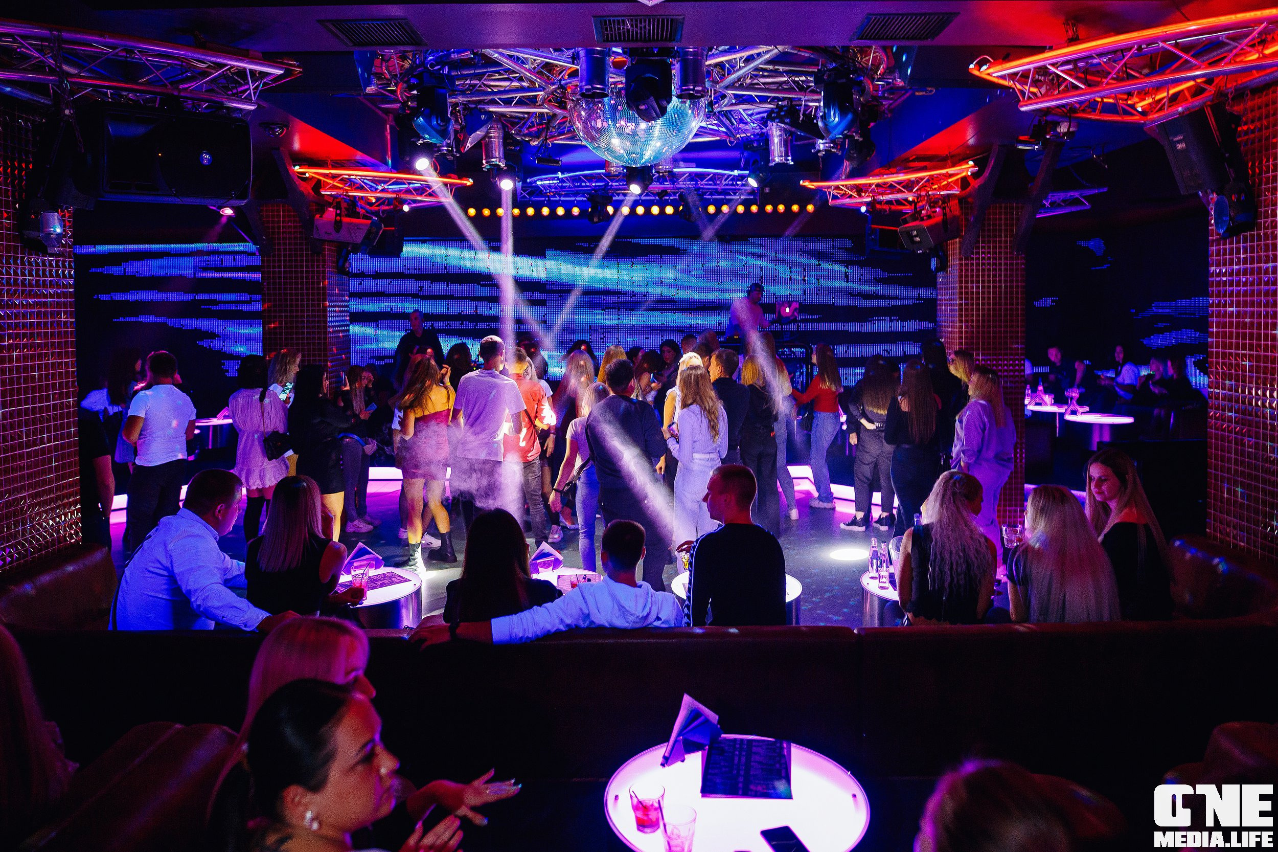 Фоторепортаж из ночного клуба Планета. One Media Life: фоторепортажи, фотоотчеты с мероприятий и заведений