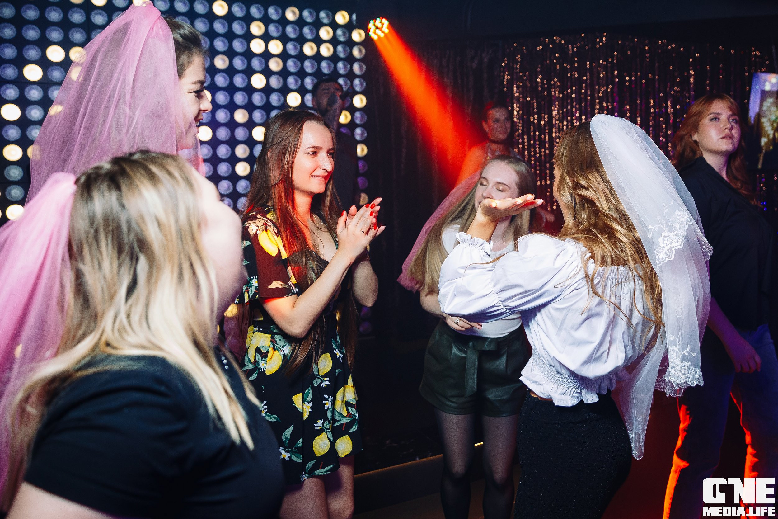 Фоторепортаж из караоке-клуба Эфория. One Media Life: фоторепортажи, фотоотчеты с мероприятий и заведений