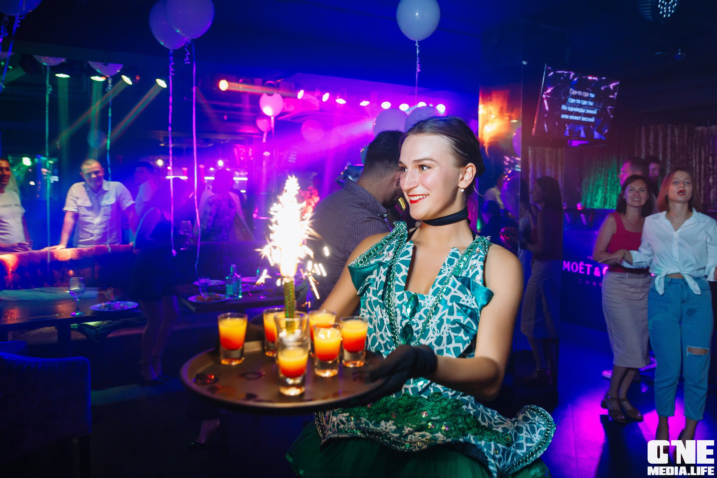 Фоторепортаж из караоке-клуба Эфория. One Media Life: фоторепортажи, фотоотчеты с мероприятий и заведений