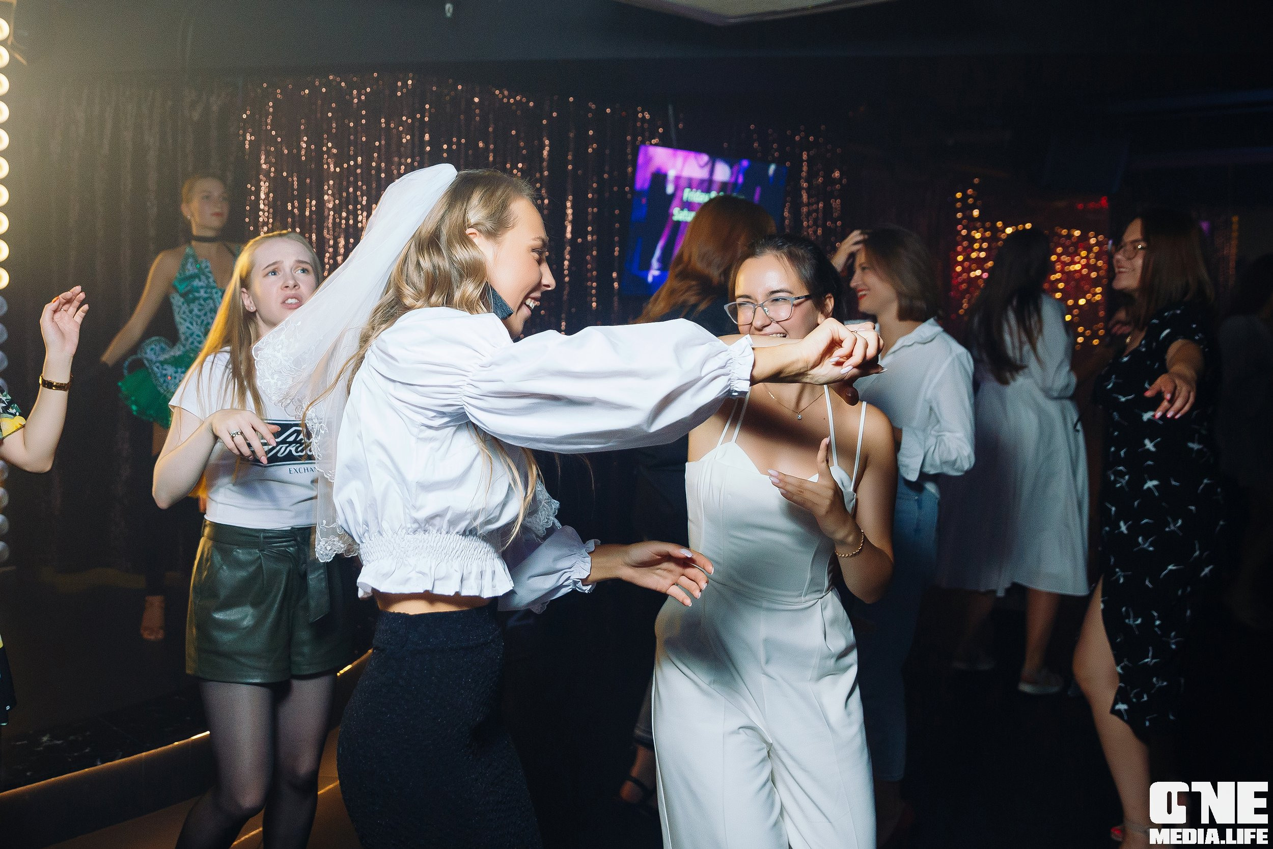 Фоторепортаж из караоке-клуба Эфория. One Media Life: фоторепортажи, фотоотчеты с мероприятий и заведений