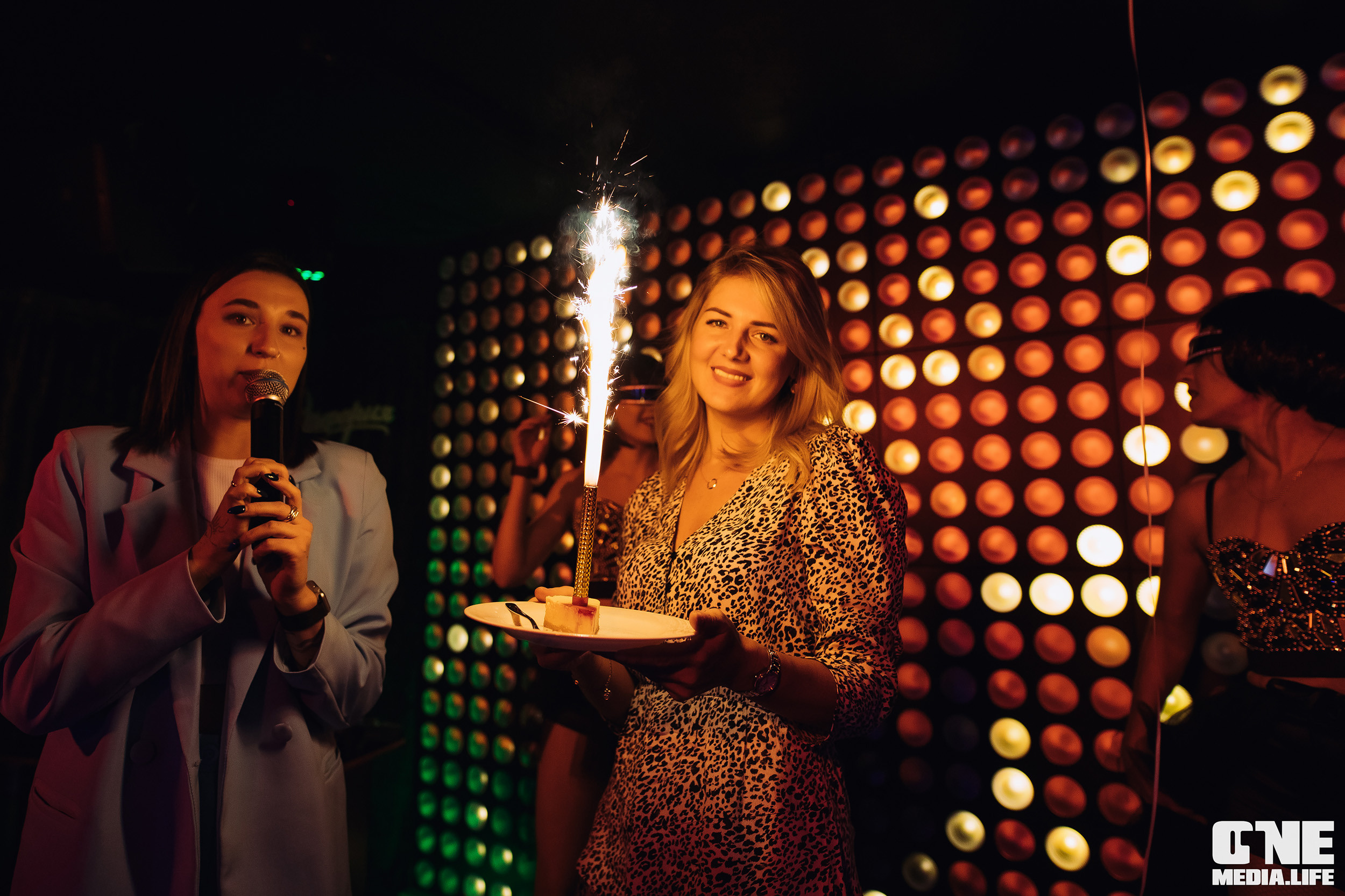 Фоторепортаж из караоке-клуба Эйфория. One Media Life: фоторепортажи, фотоотчеты с мероприятий и заведений