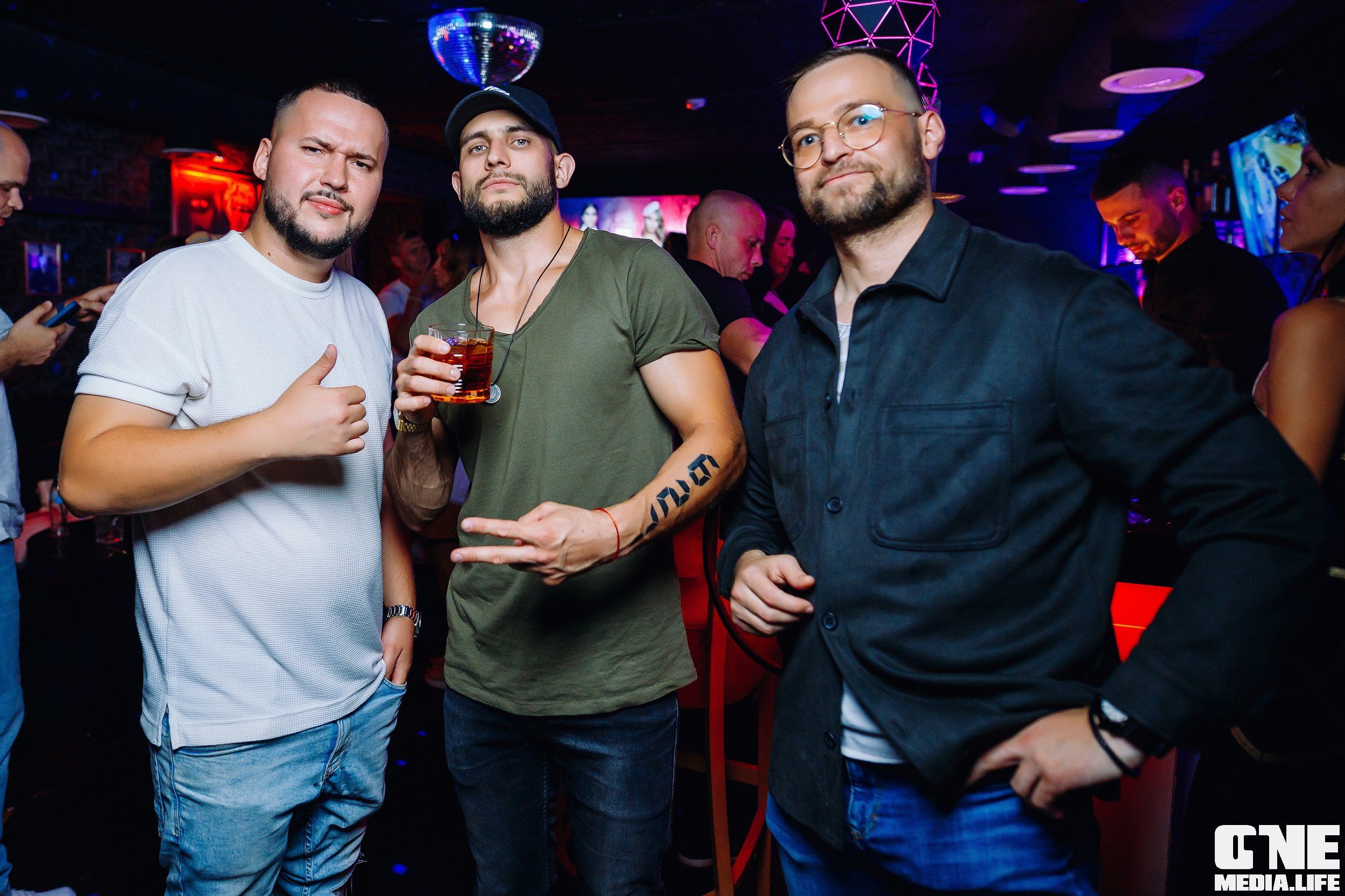 Фоторепортаж из ночного клуба Secret. One Media Life: фоторепортажи, фотоотчеты с мероприятий и заведений