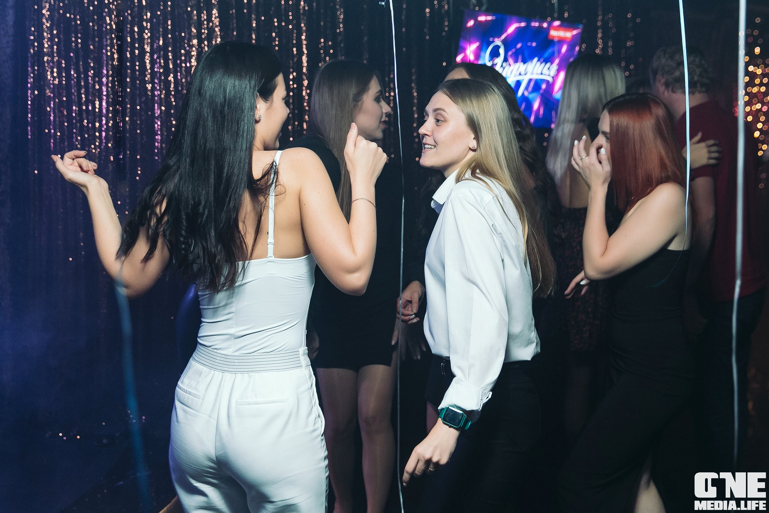 Фоторепортаж из караоке-клуба Эйфория. One Media Life: фоторепортажи, фотоотчеты с мероприятий и заведений