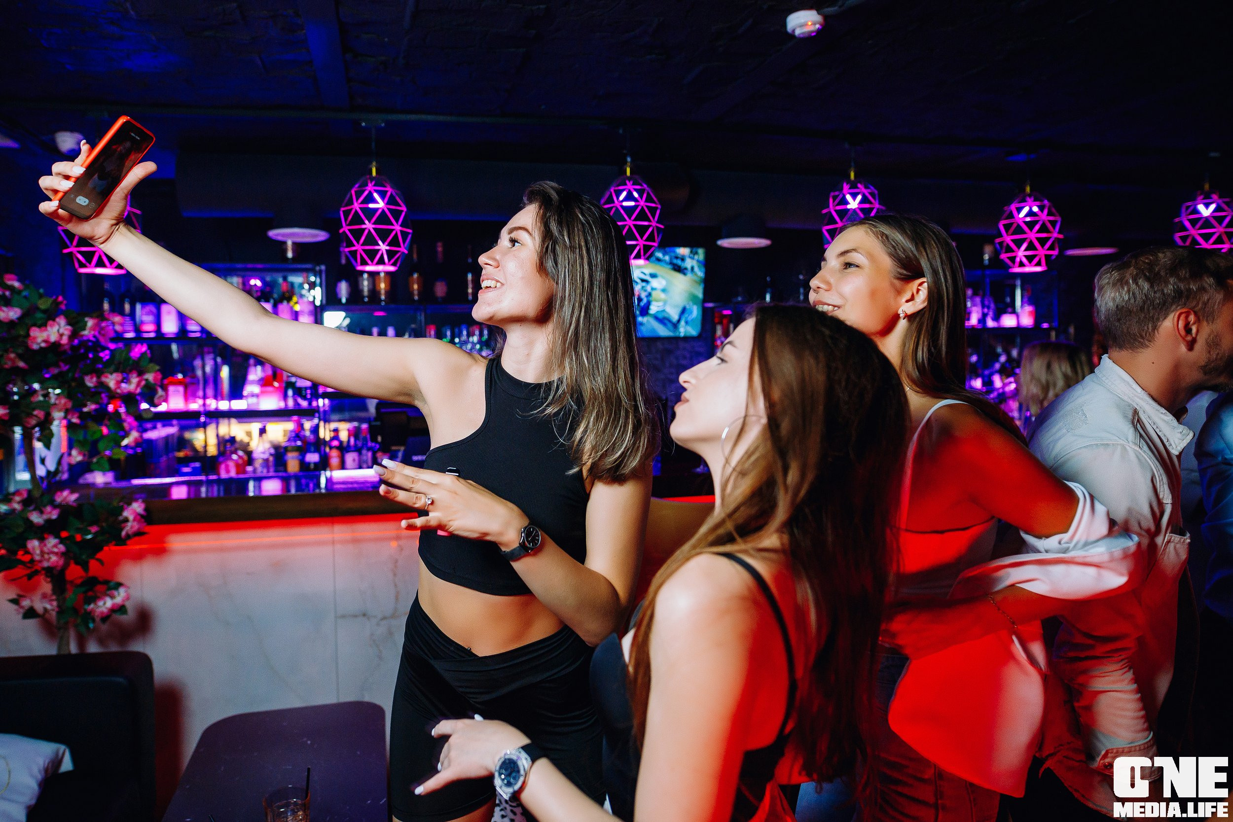 Фоторепортаж из ночного клуба Secret. One Media Life: фоторепортажи, фотоотчеты с мероприятий и заведений