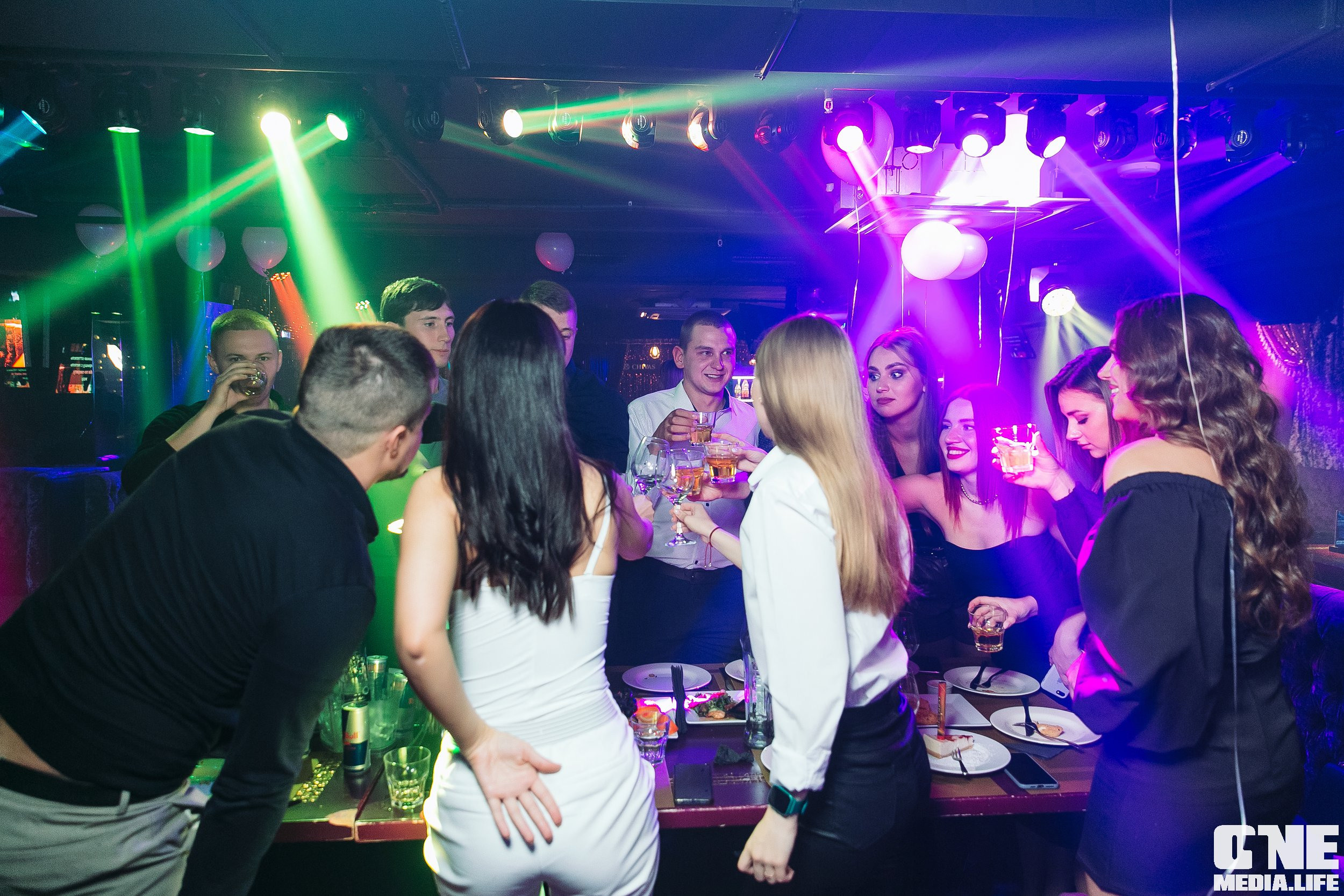 Фоторепортаж из караоке-клуба Эйфория. One Media Life: фоторепортажи, фотоотчеты с мероприятий и заведений