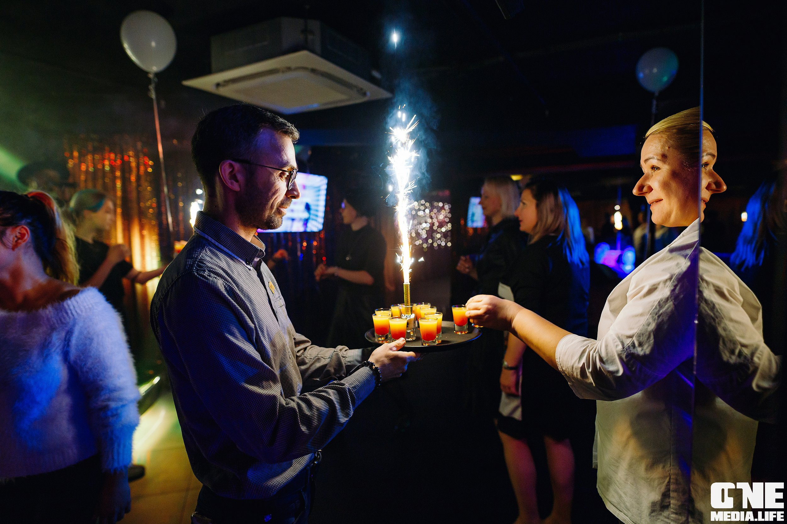 Фоторепортаж из караоке-клуба Эйфория. One Media Life: фоторепортажи, фотоотчеты с мероприятий и заведений