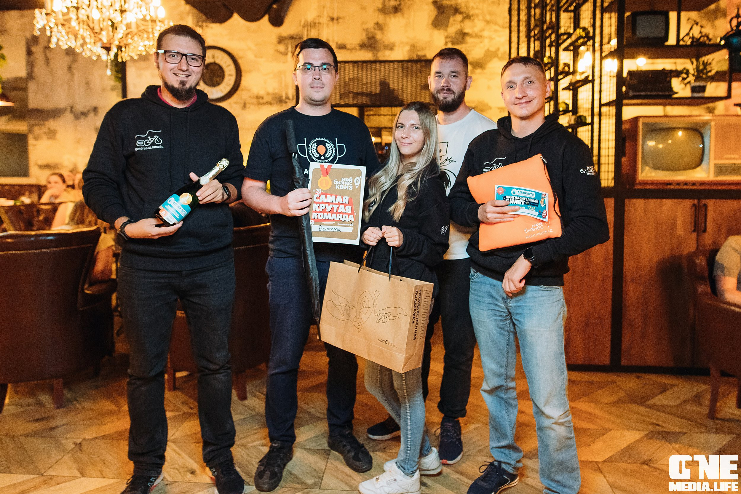Фоторепортаж с квиз игры от Мой бизнес. One Media Life: фоторепортажи, фотоотчеты с мероприятий и заведений
