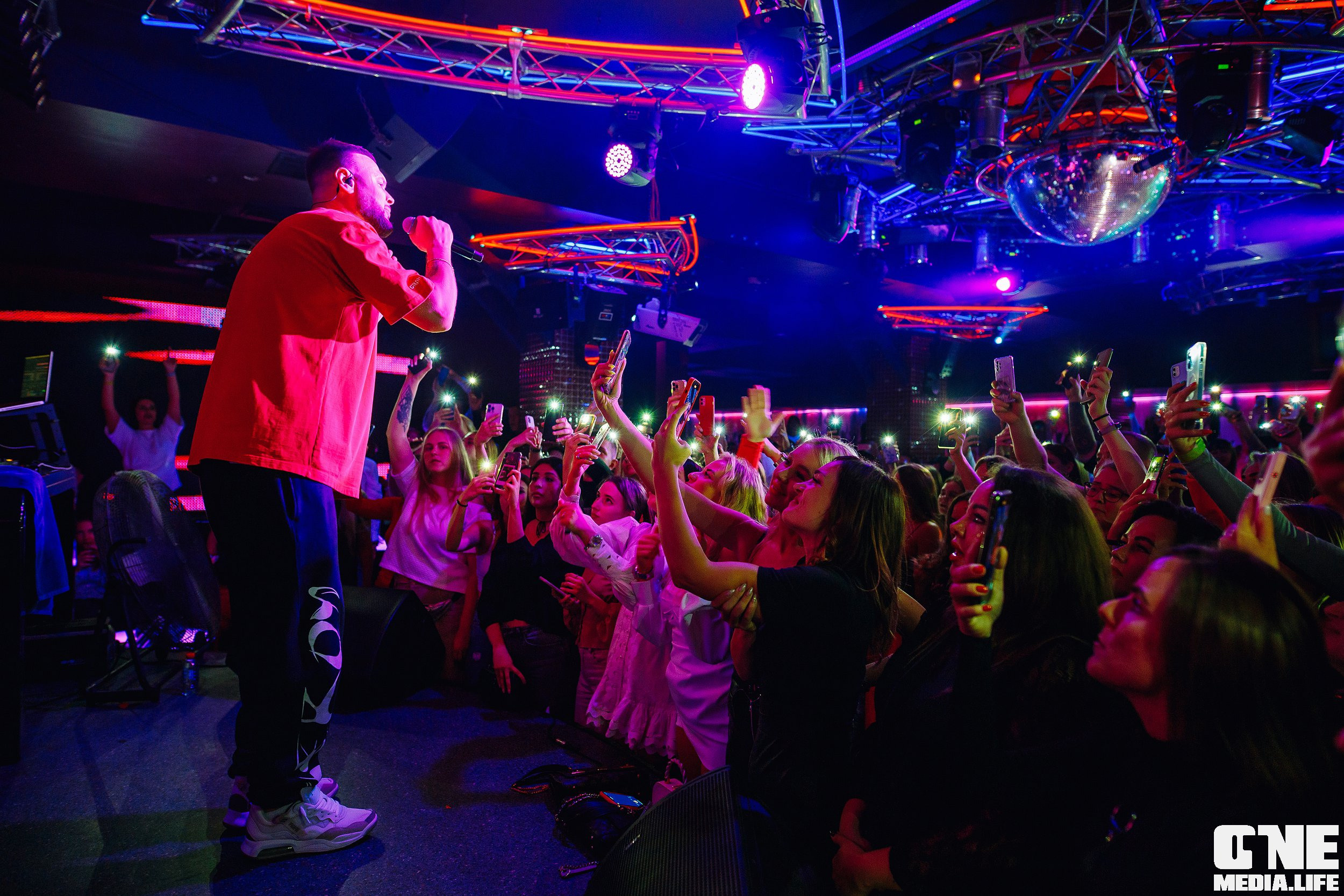 Фоторепортаж из ночного клуба Планета. One Media Life: фоторепортажи, фотоотчеты с мероприятий и заведений