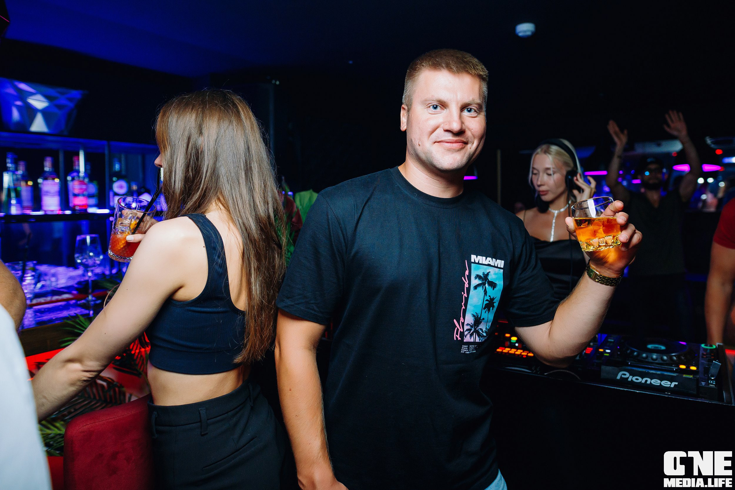 Фоторепортаж из ночного клуба Secret. One Media Life: фоторепортажи, фотоотчеты с мероприятий и заведений