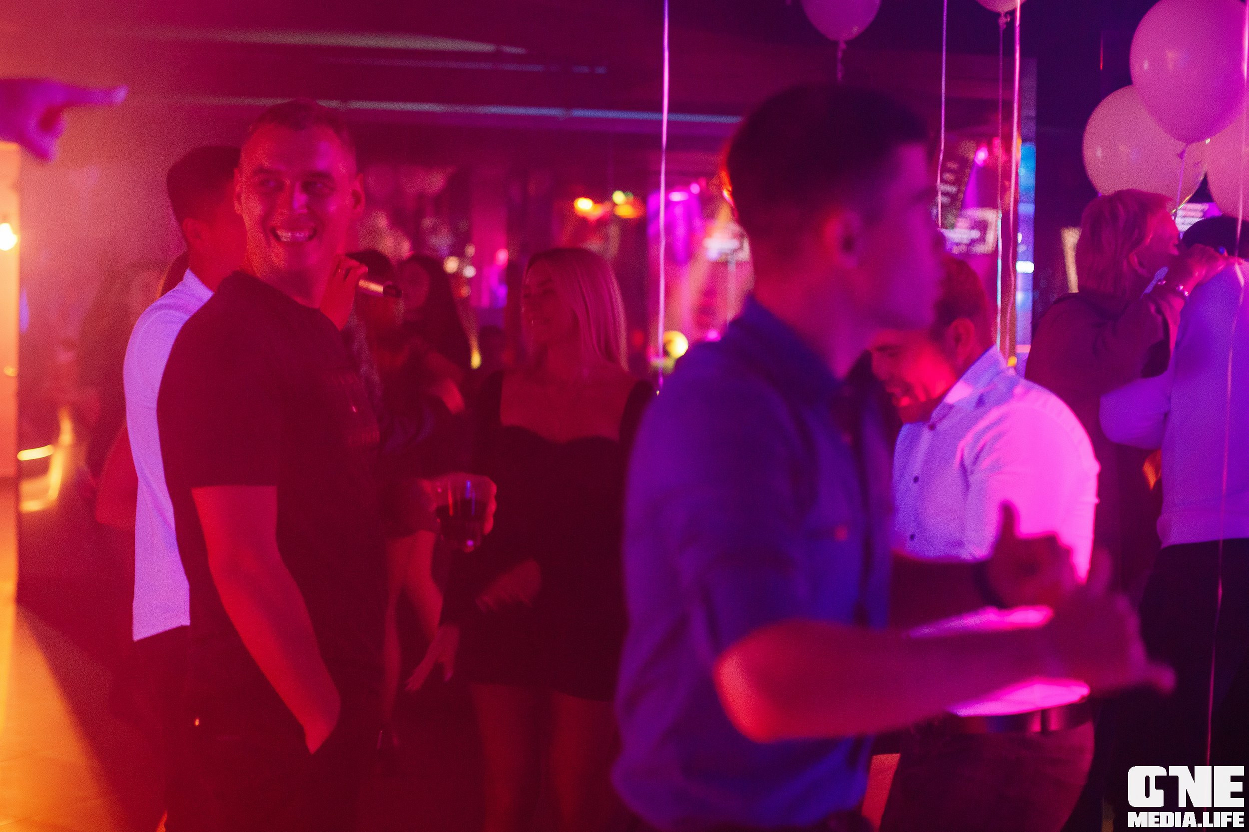 Фоторепортаж из караоке-клуба Эйфория. One Media Life: фоторепортажи, фотоотчеты с мероприятий и заведений