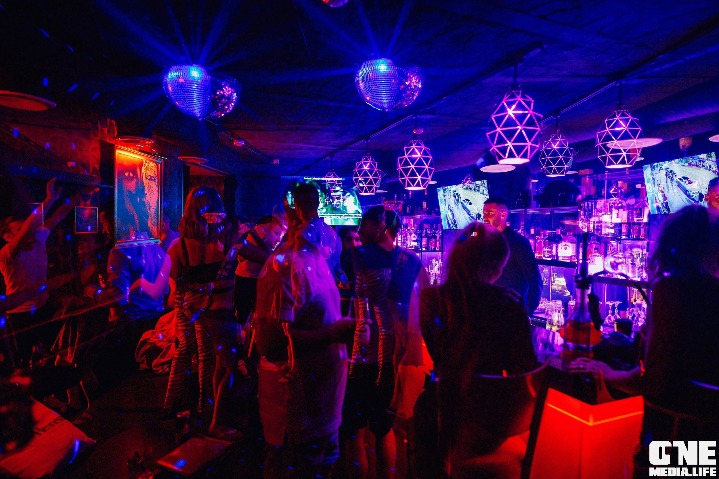Фоторепортаж из ночного клуба Secret. One Media Life: фоторепортажи, фотоотчеты с мероприятий и заведений